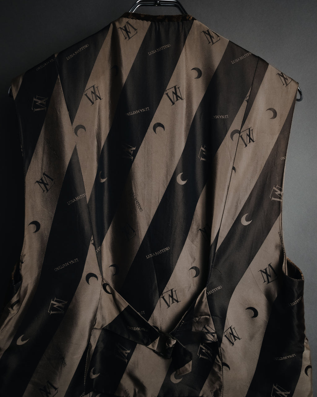 "LUNA MATTINO" 90’s Crushed velvet pointed hem vest