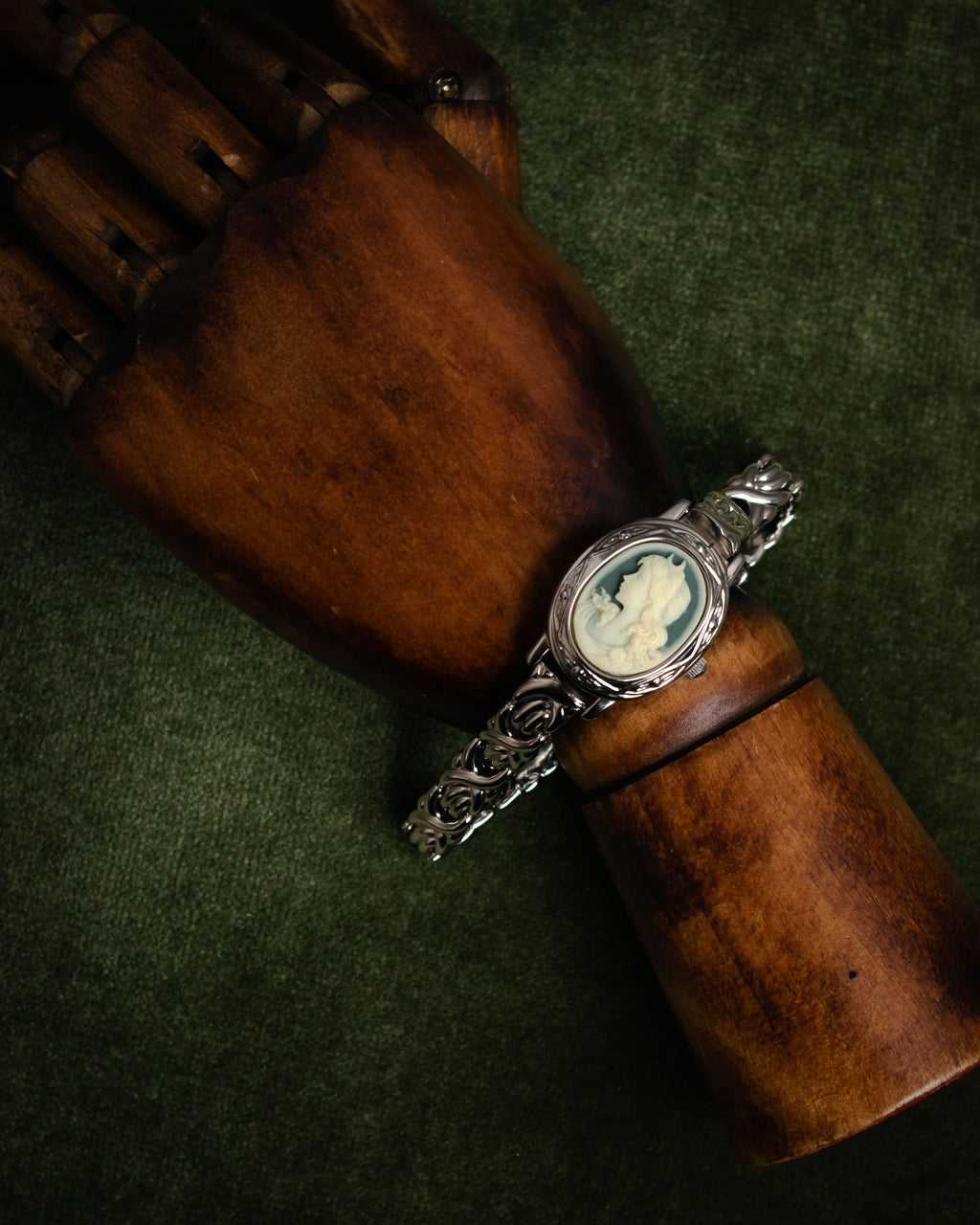 “Valentino Michelle” 1990-2005 Cameo secret bracelet watch