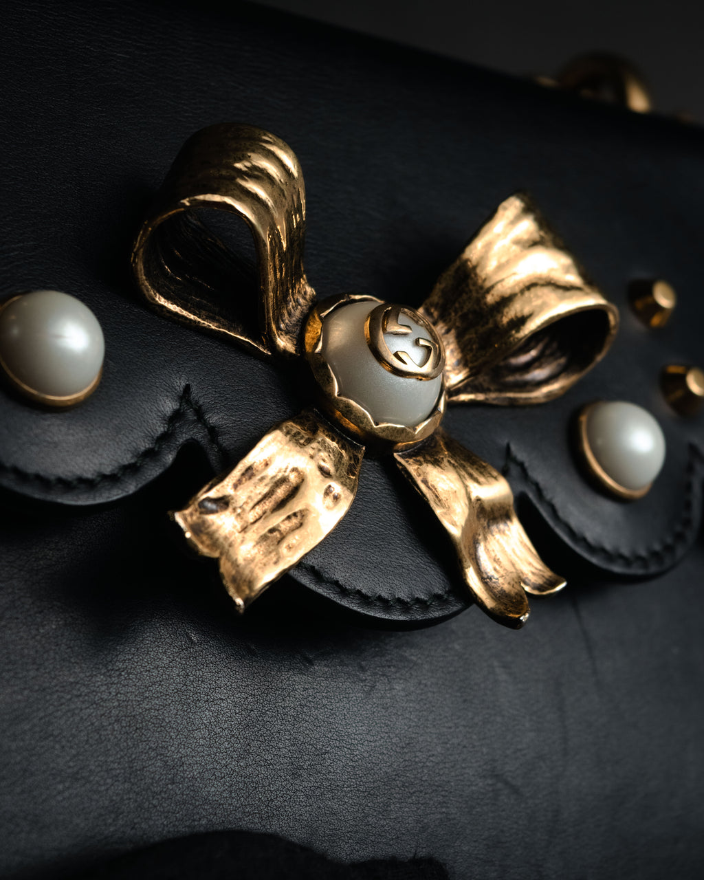 –SPECIAL– “GUCCI”
2016-2022 Bow embellished chain shoulder bag