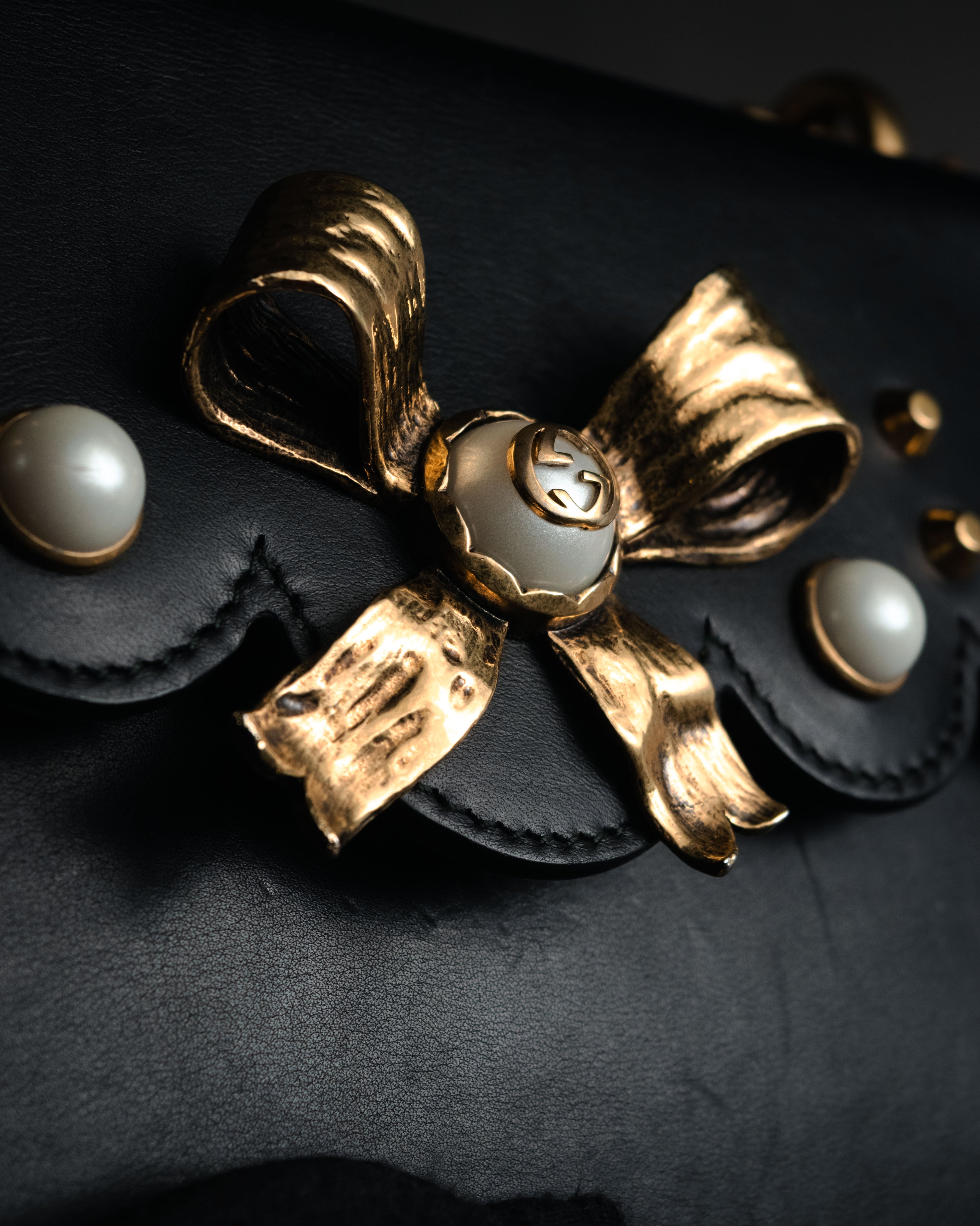 –SPECIAL– “GUCCI”
2016-2022 Bow embellished chain shoulder bag