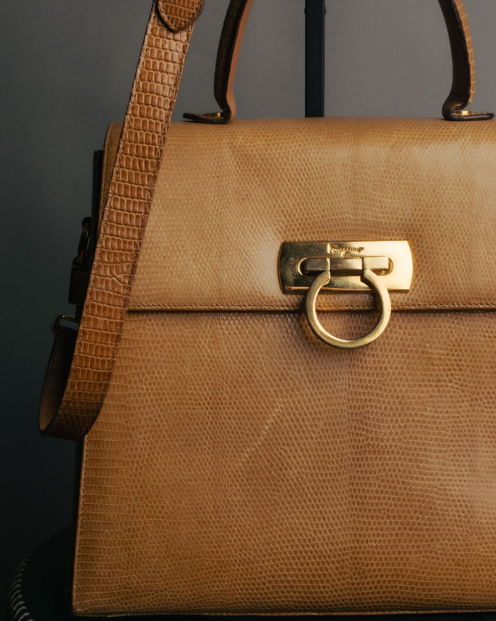 -SPECIAL- “Salvatore Ferragamo” 90’s lizard leather gancini 2way flap bag