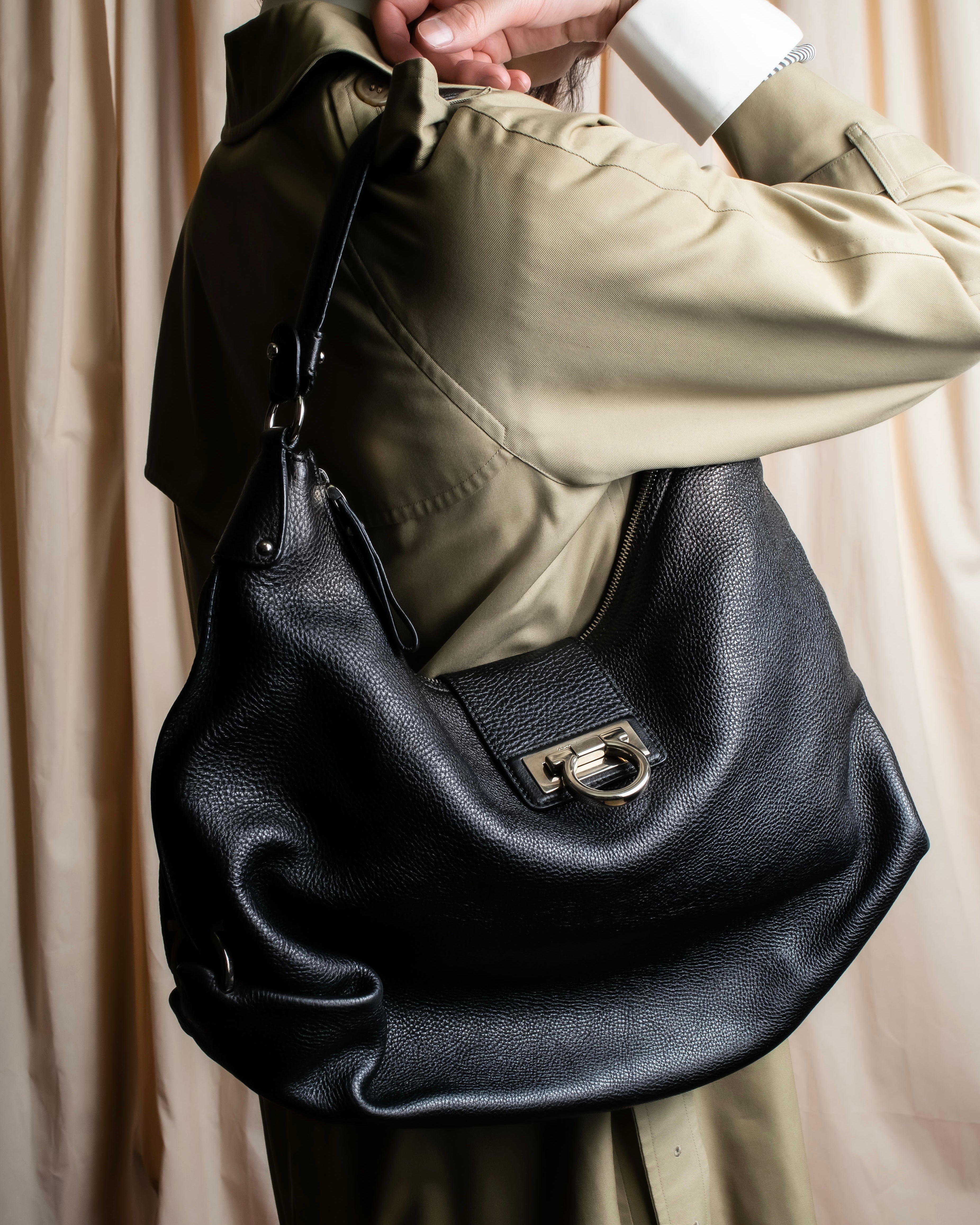 "Salvatore Ferragamo" Gancini motif design large leather shoulder bag