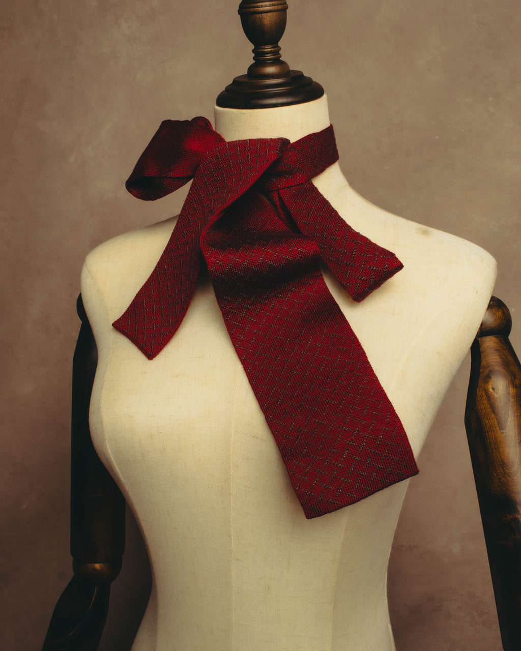 "Hermès" Silk knit scarf tied
