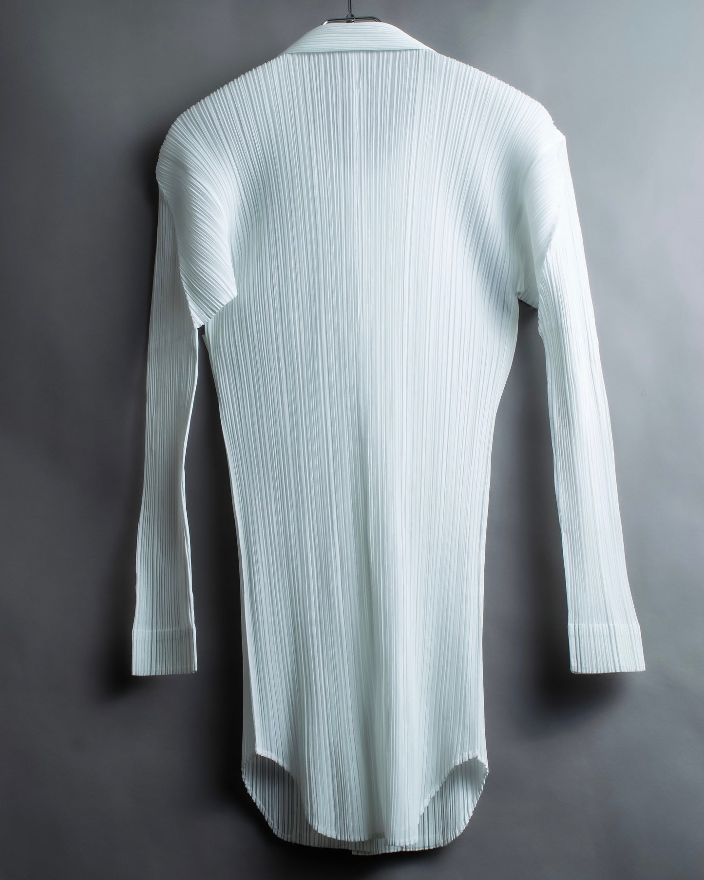 "PLEATS PLEASE ISSEY MIYAKE" Three-dimensional pleated long shirt