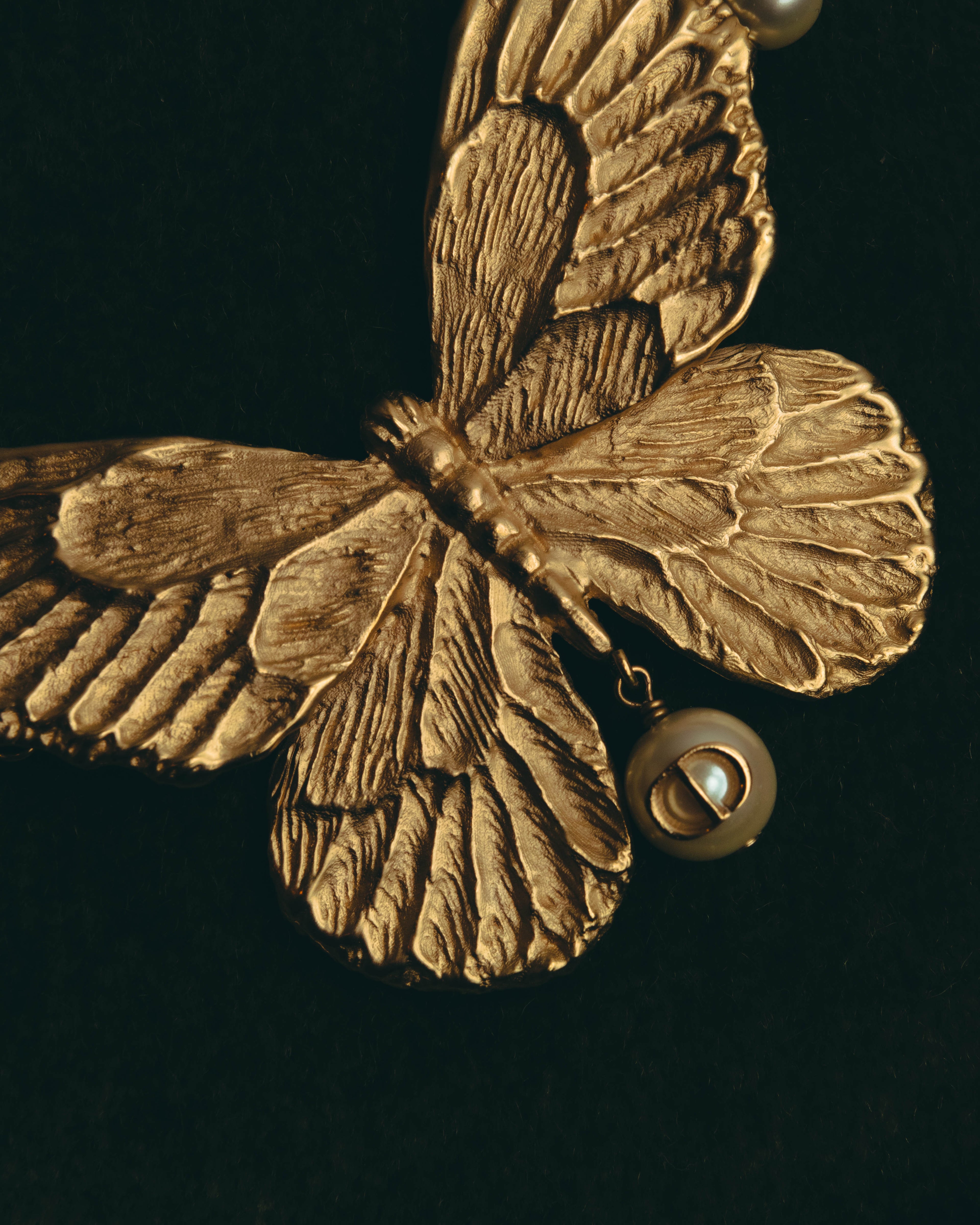 -SPECIAL- “Dior” 2023-24’s Sculpted butterfly pearl long necklace
