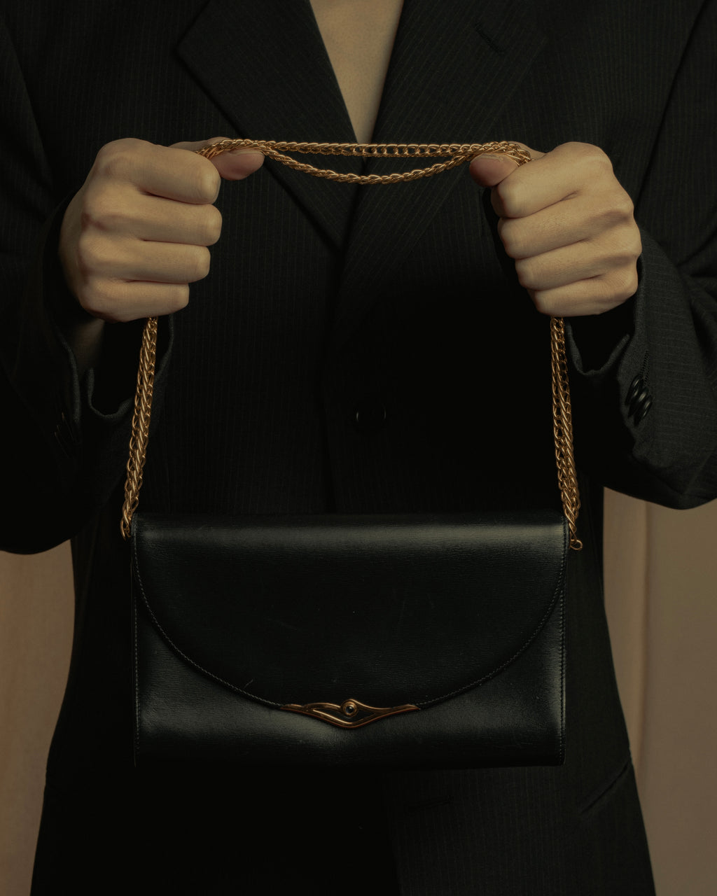 "Cartier" 80’s-90’s sculptural clasp chain shoulder bag