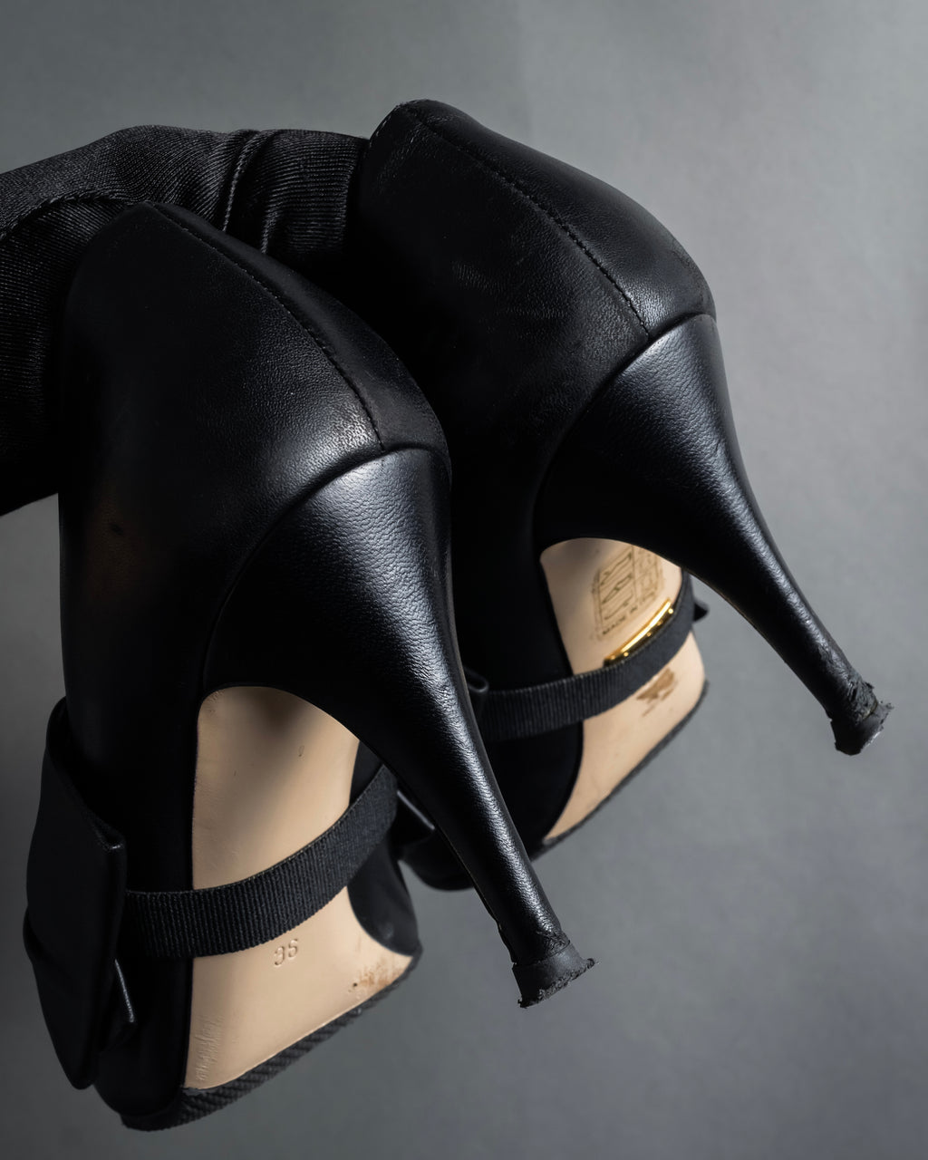 "GUCCI" Michele design ribbon crystal buckle pumps