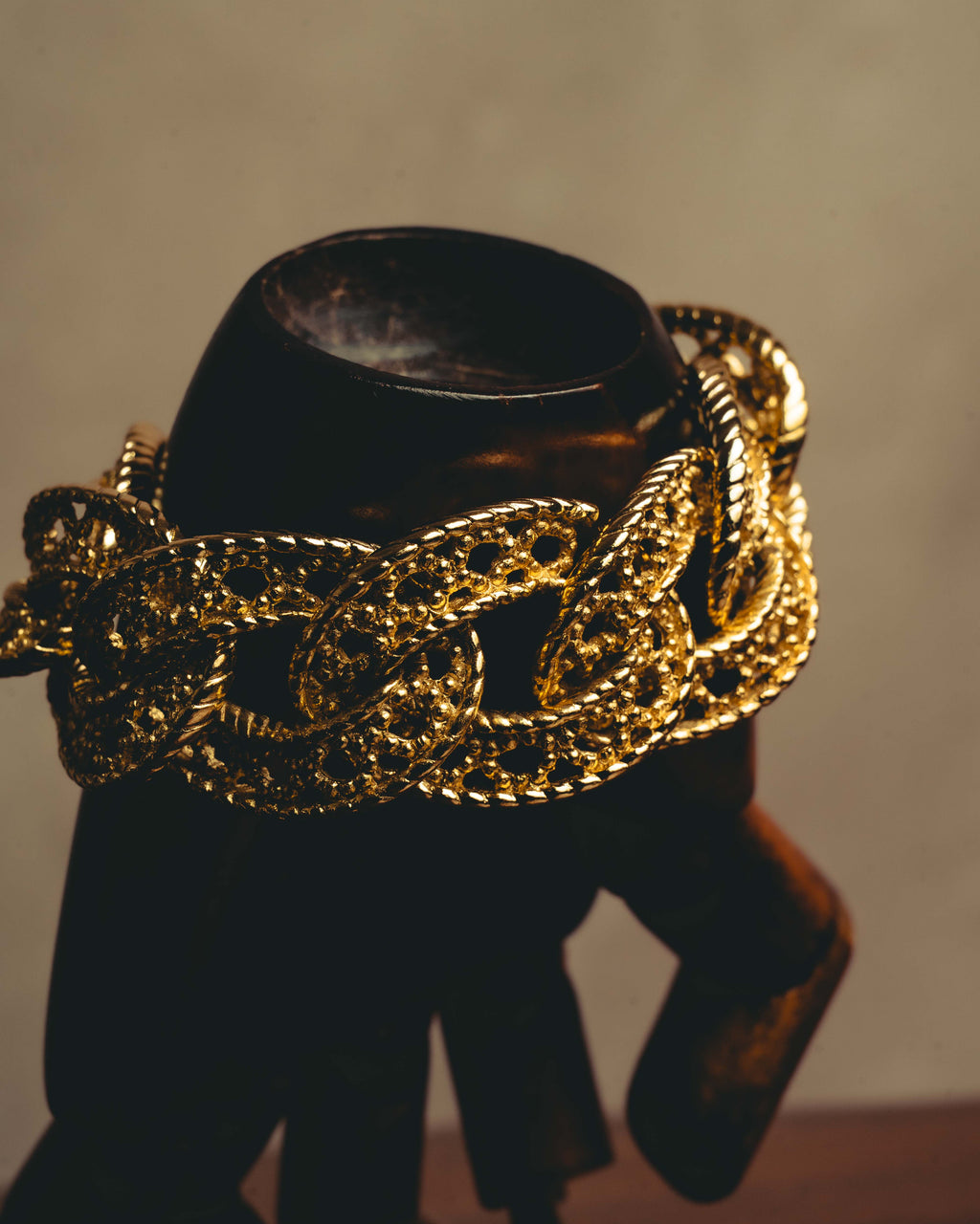 -SPECIAL- “Christian Dior” 70’s-90’s Sculptural openwork gold tone chain bracelet