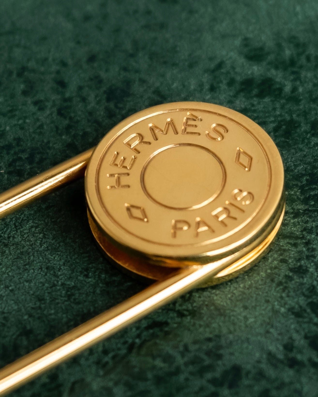 "HERMES" Metal gold logo engraving pin