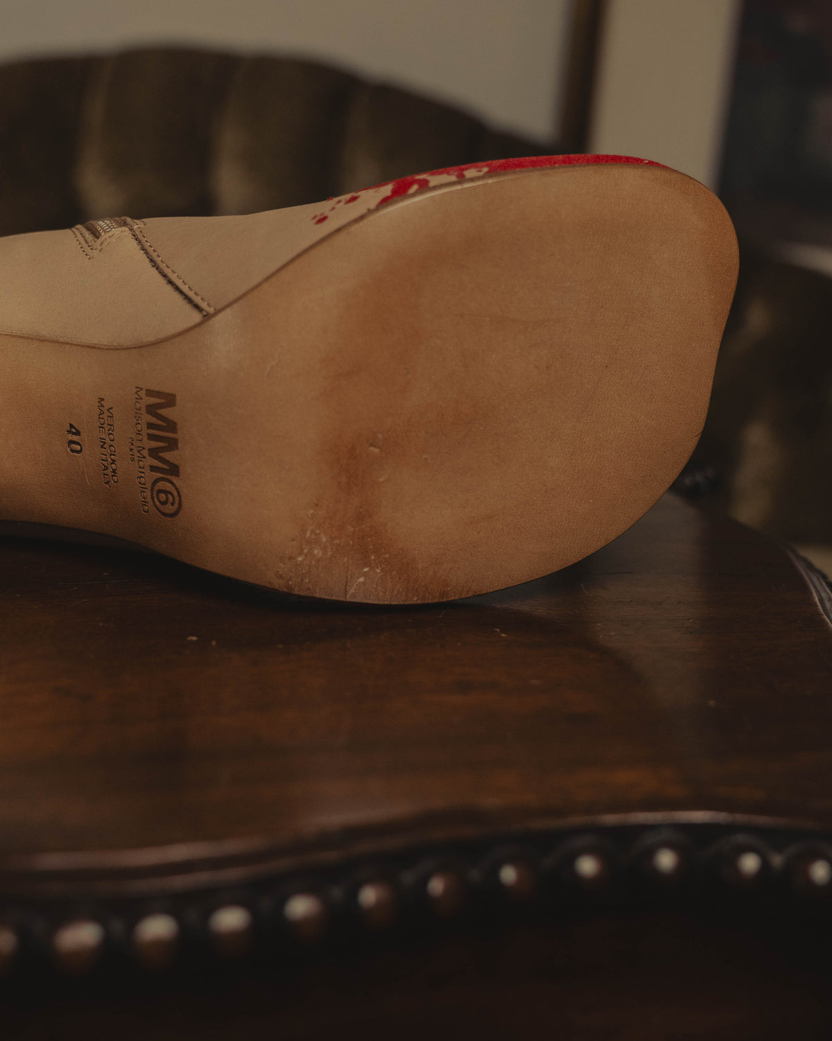 中底に確認できるMM6ロゴ、Maison Margiela、VERO CUOIO、MADE IN ITALYおよびサイズ40の表記を捉えたカット。