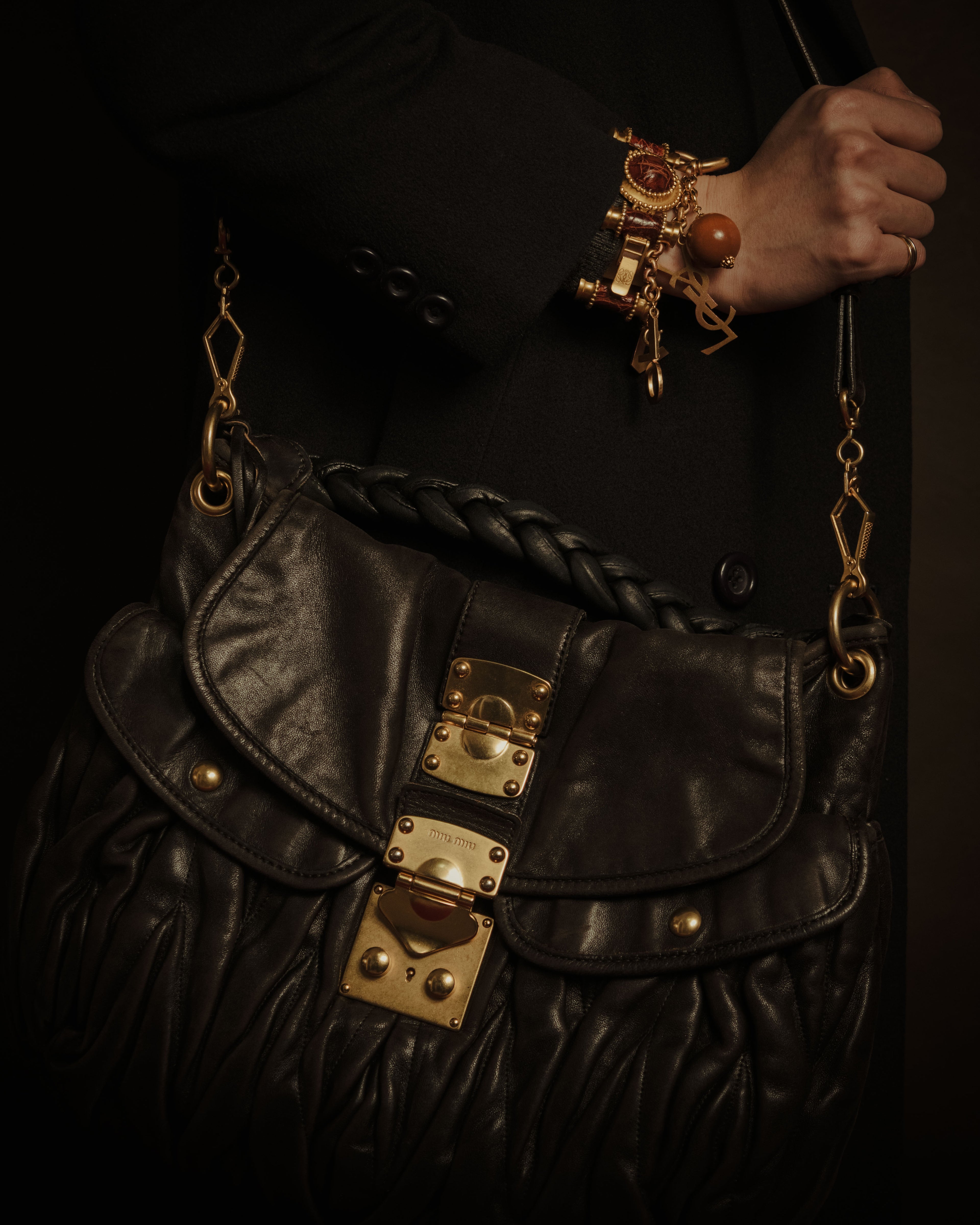 –SPECIAL– "miu miu" 00’s archival matelassé coffer bag