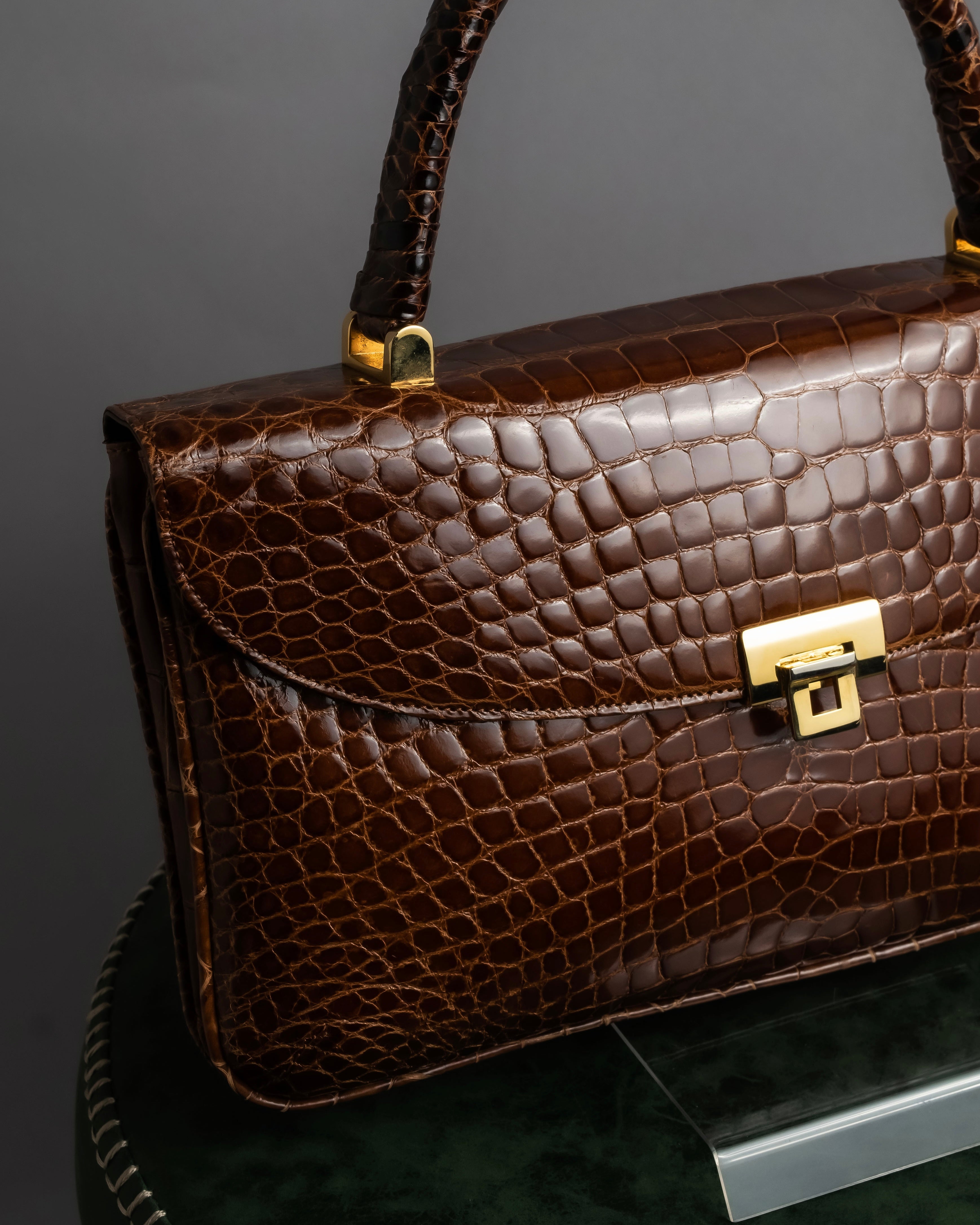 "Franco Parmiggiani" Turn lock design crocodile texture hand bag
