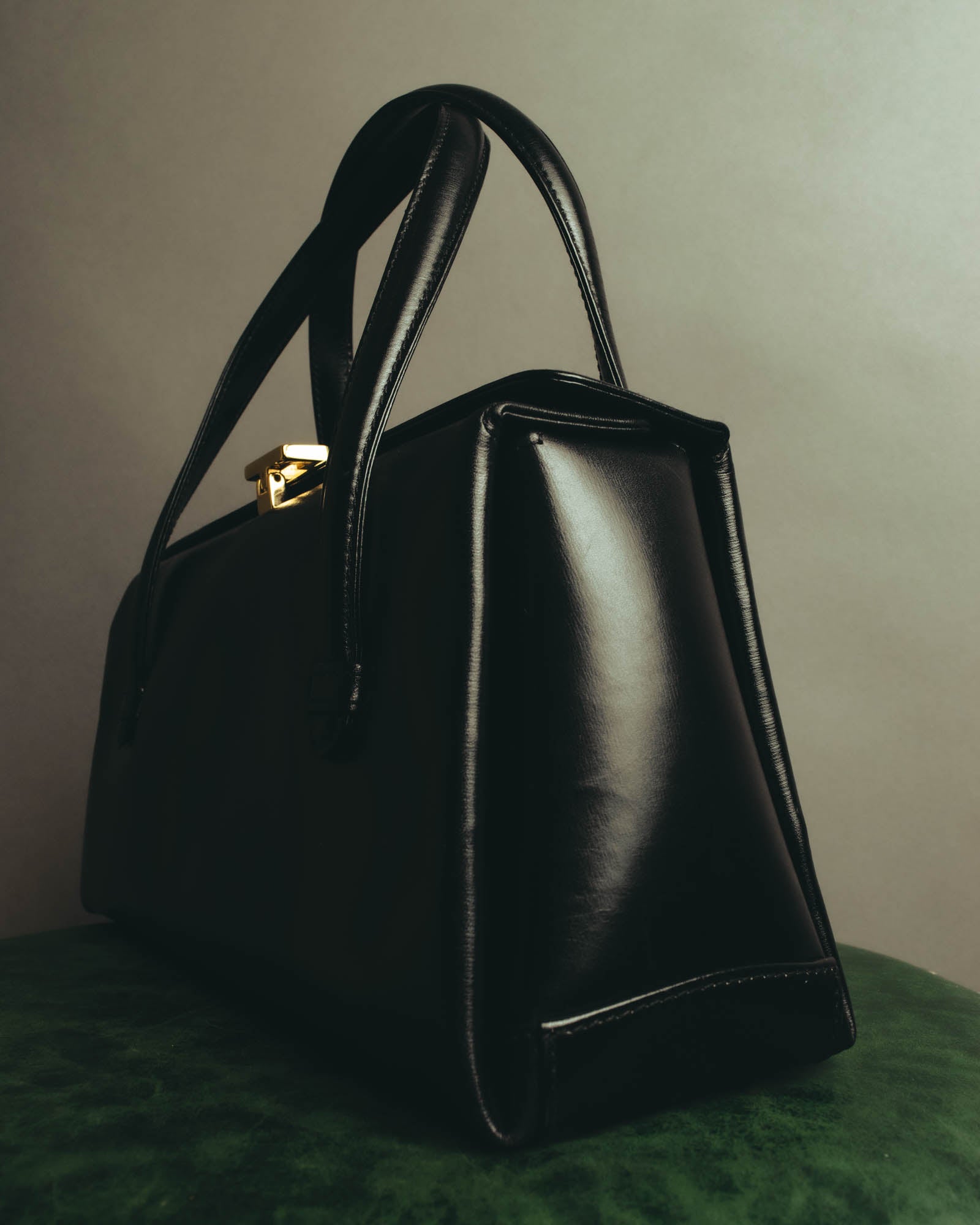 "GUCCI" 90's Structured leather top handle handbag