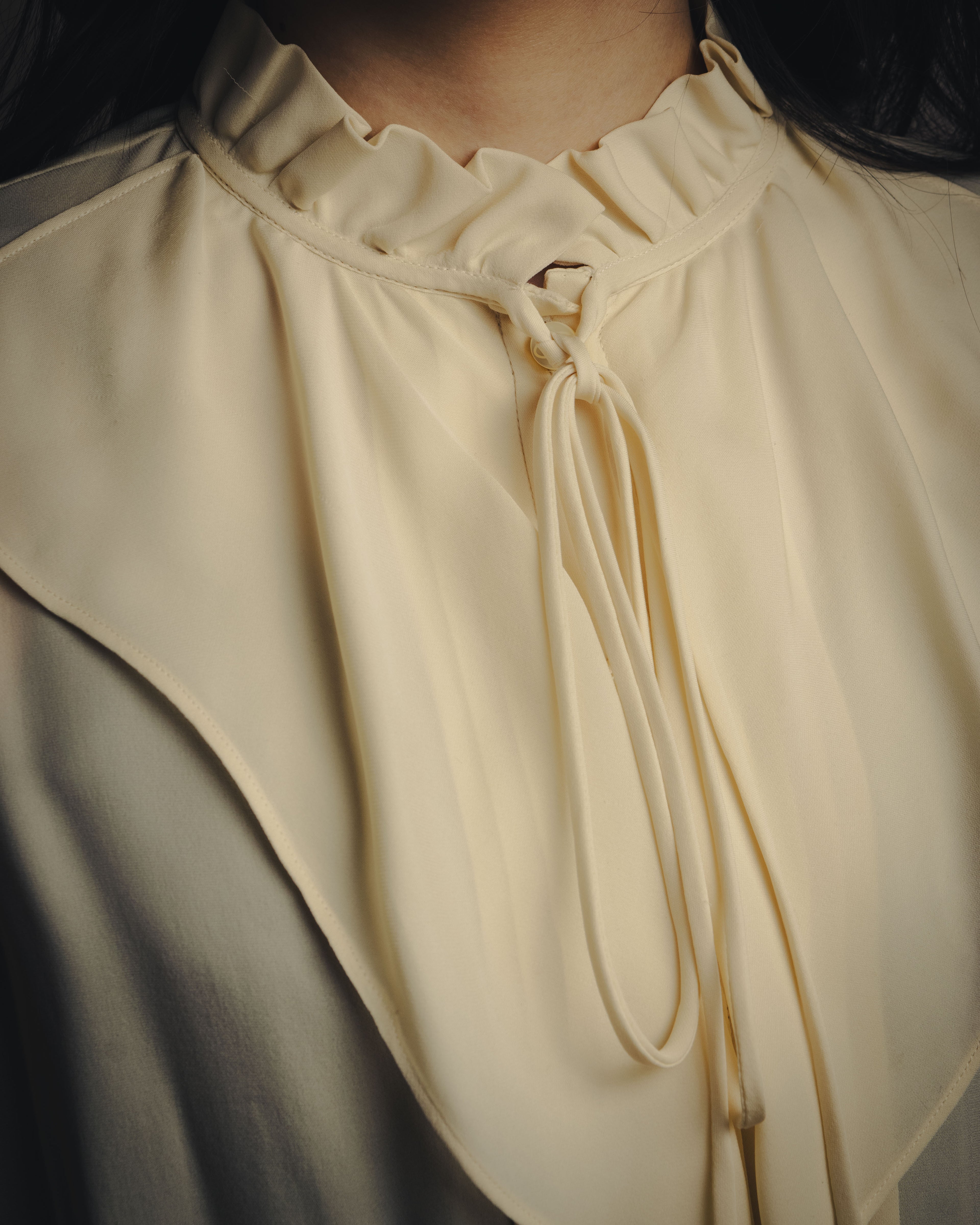 -SPECIAL- “VALENTINO” 1998-2008 Silk ruffled lace bow blouse