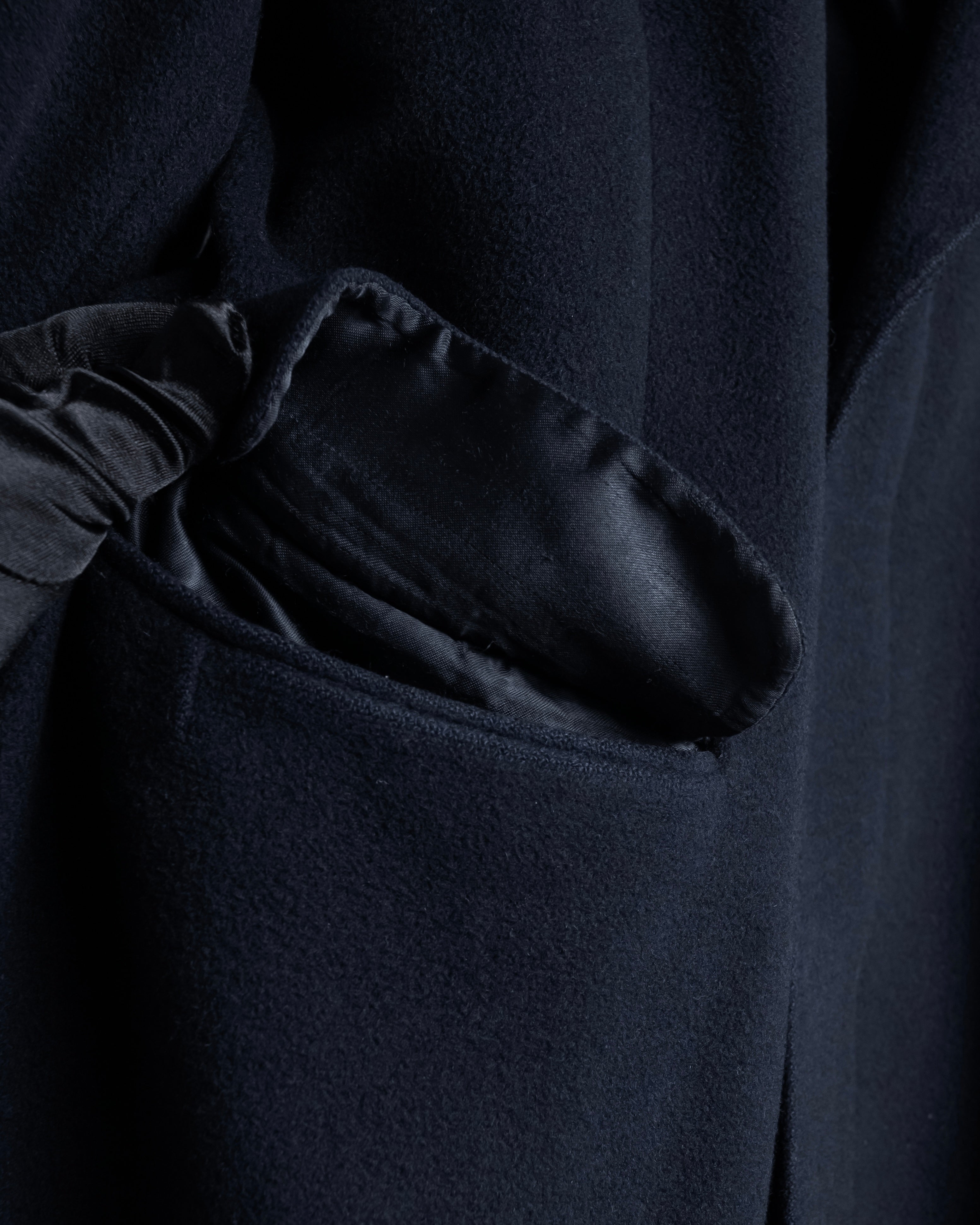 -SPECIAL- "BURBERRYS" 1980-1990's 
Classically tailored oversized 100% cashmere chester coat
