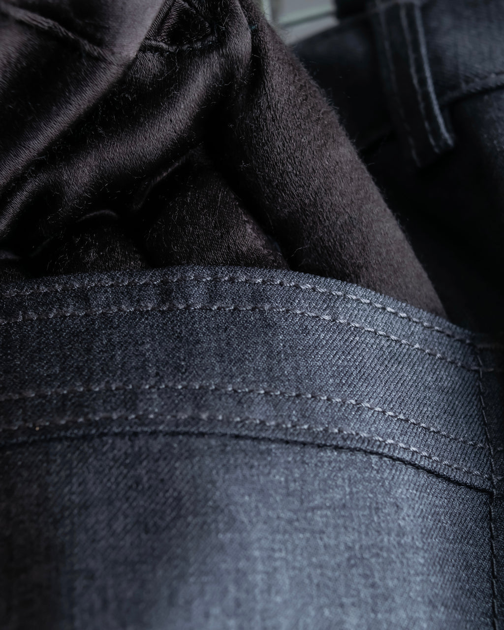 "CHANEL" 100% wool wide tapered slacks