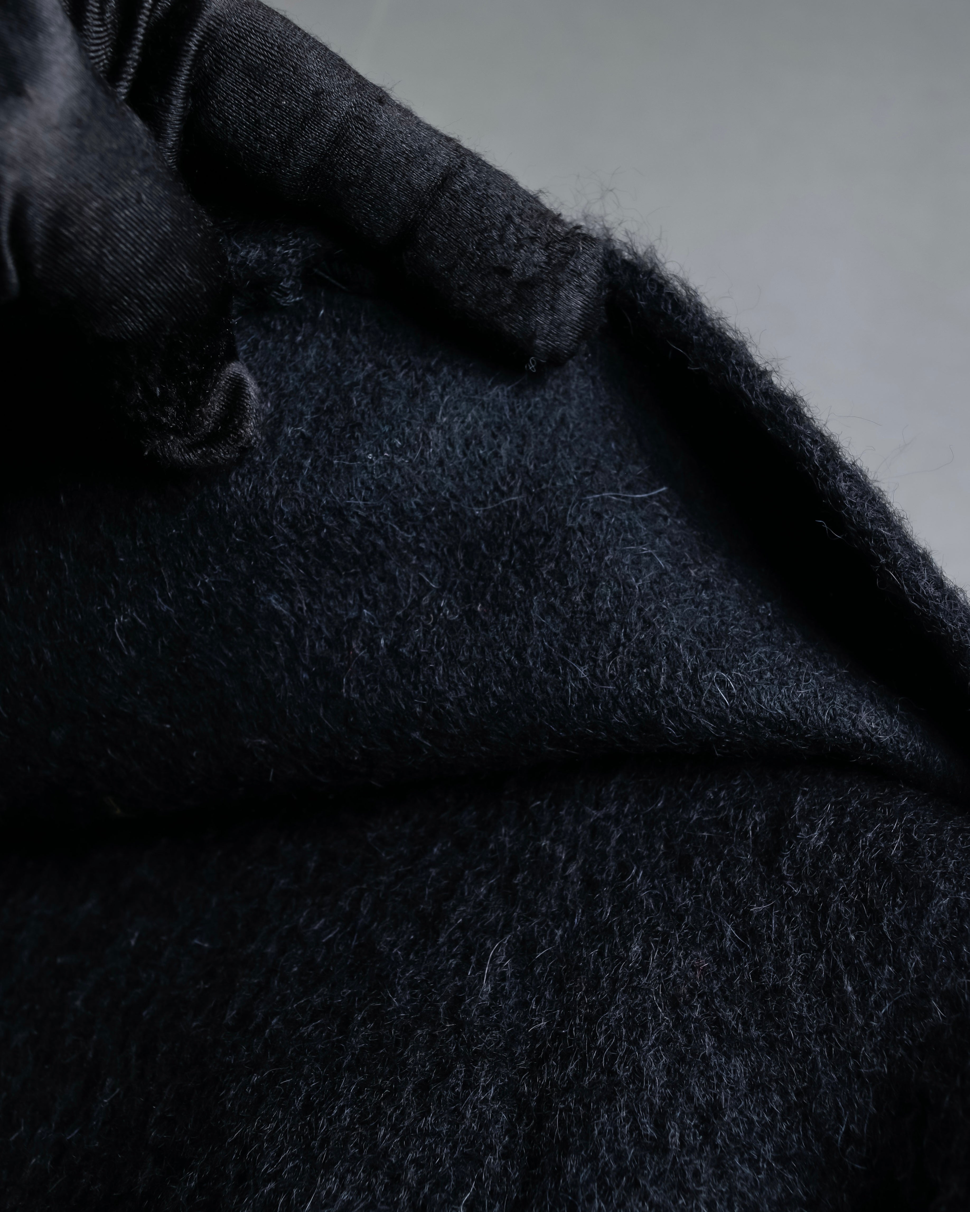 "YVES SAINT LAURENT" Large shawl collar black long coat