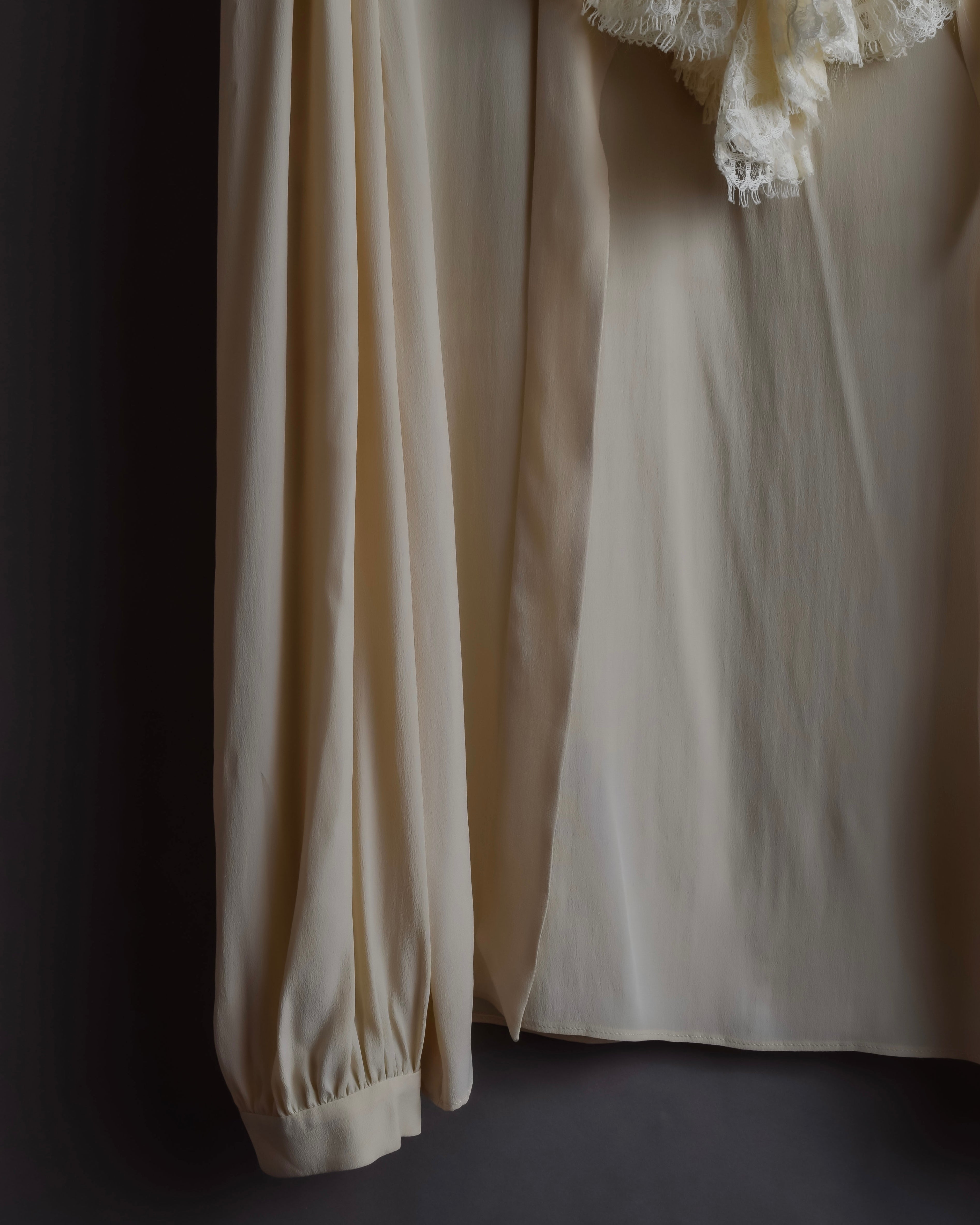 "GUCCI" Michele period frill lace silk bowtie shirt