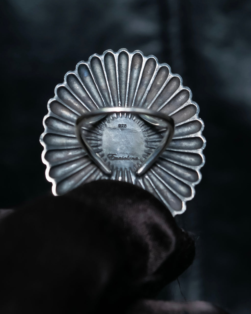 “Enasoluna” Flower motif marble stone silver ring