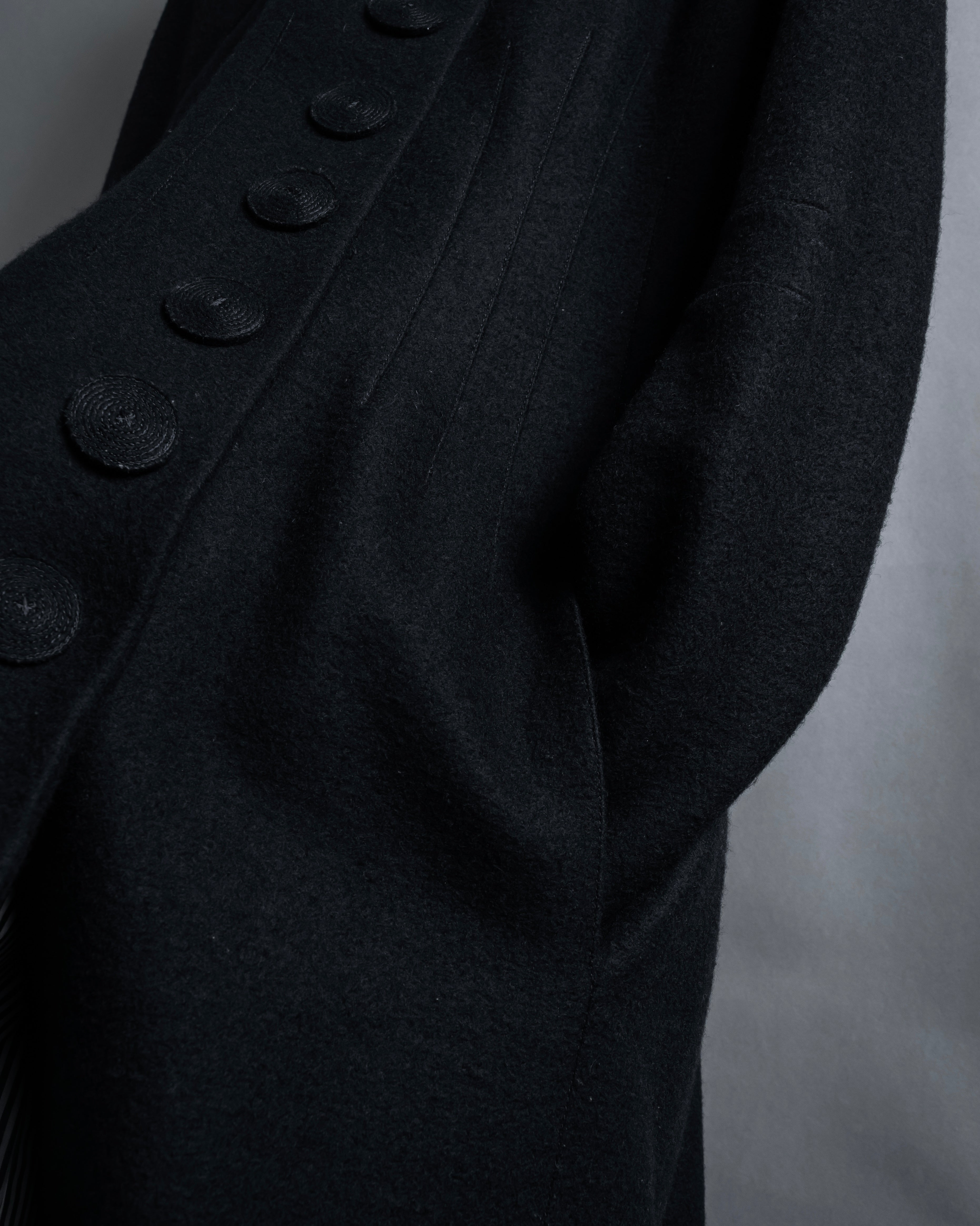 "Marc Jacobs" A soft flowing flared silhouette long coat