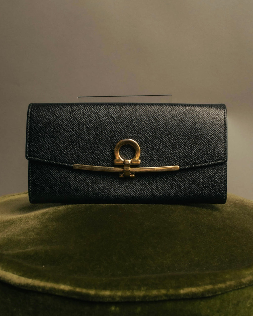 “Salvatore Ferragamo” Vintage gancini continental wallet