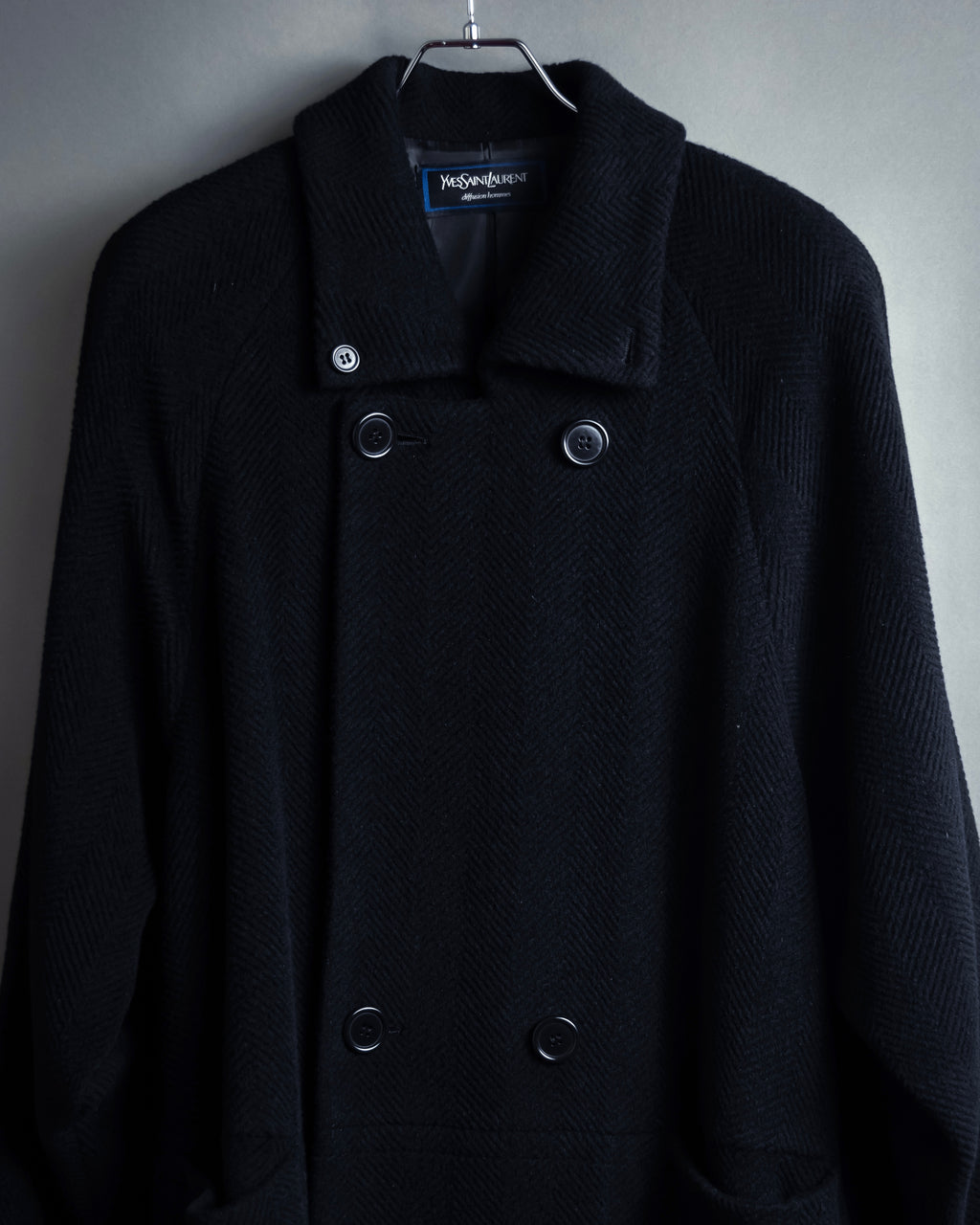 -SPECIAL- "YVES SAINT LAURENT"
80's-90's Raglan sleeves 100% angora stand collar coat