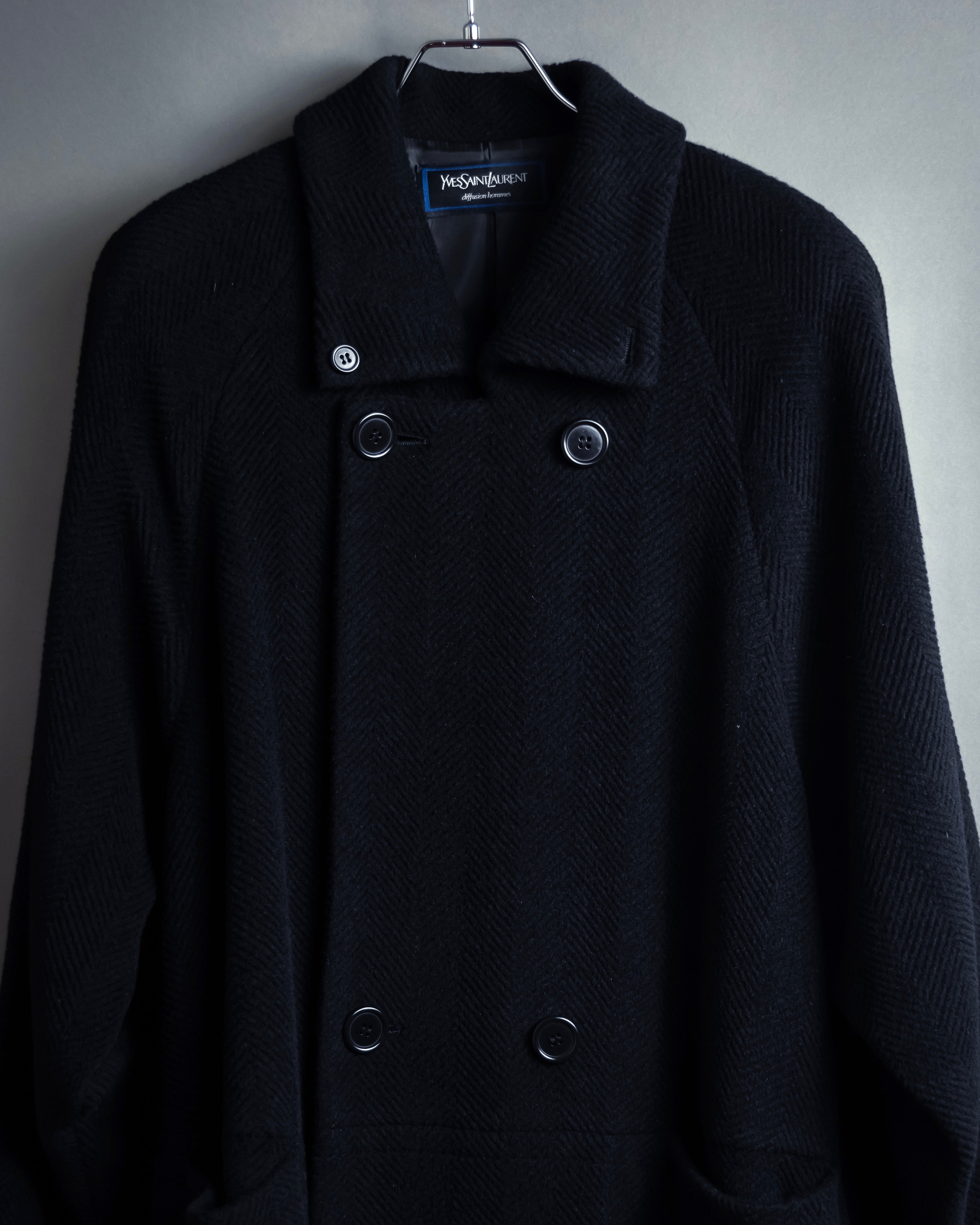 -SPECIAL- "YVES SAINT LAURENT"
80's-90's Raglan sleeves 100% angora stand collar coat