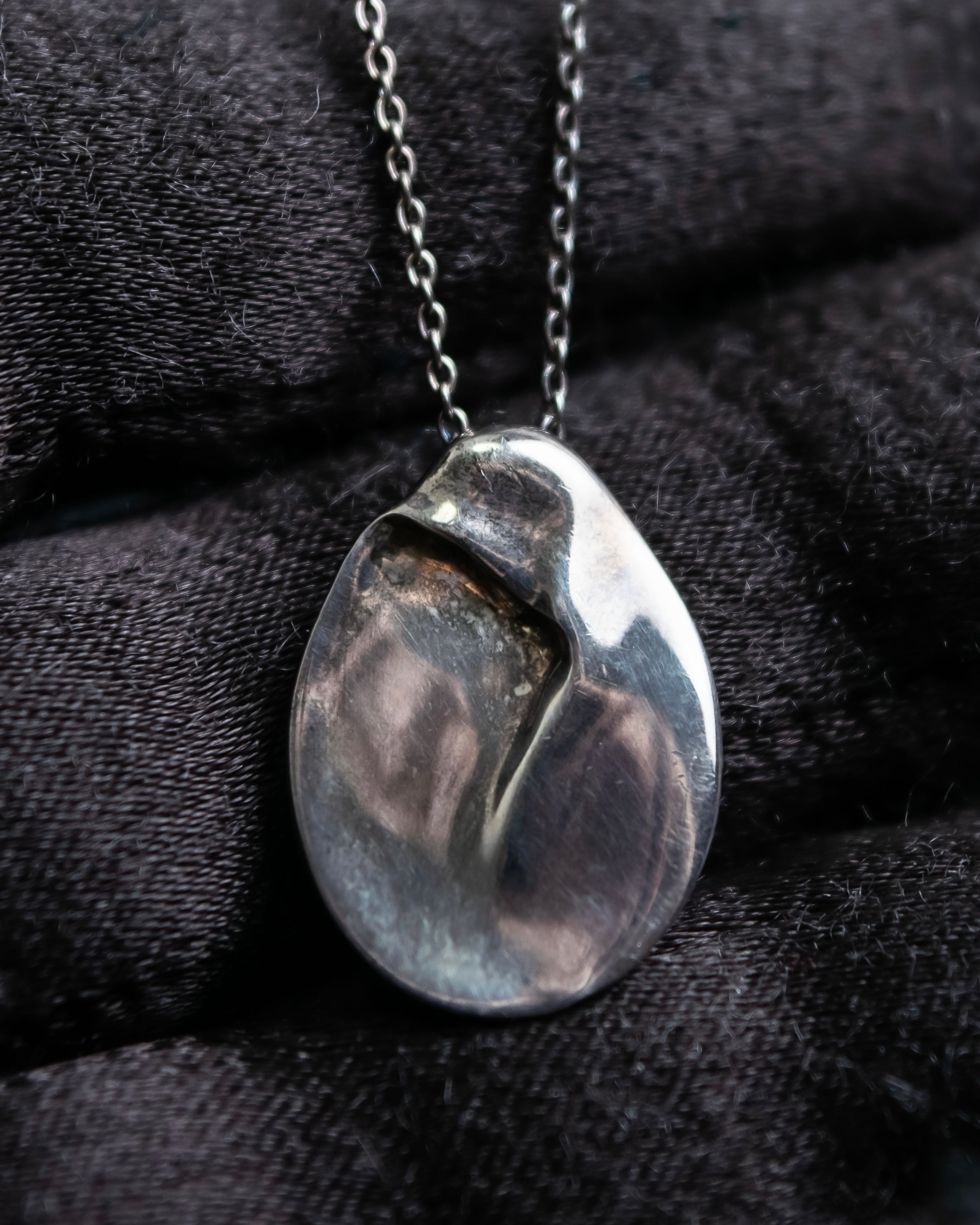 "Tiffany&Co Elsa Peretti madonna necklace