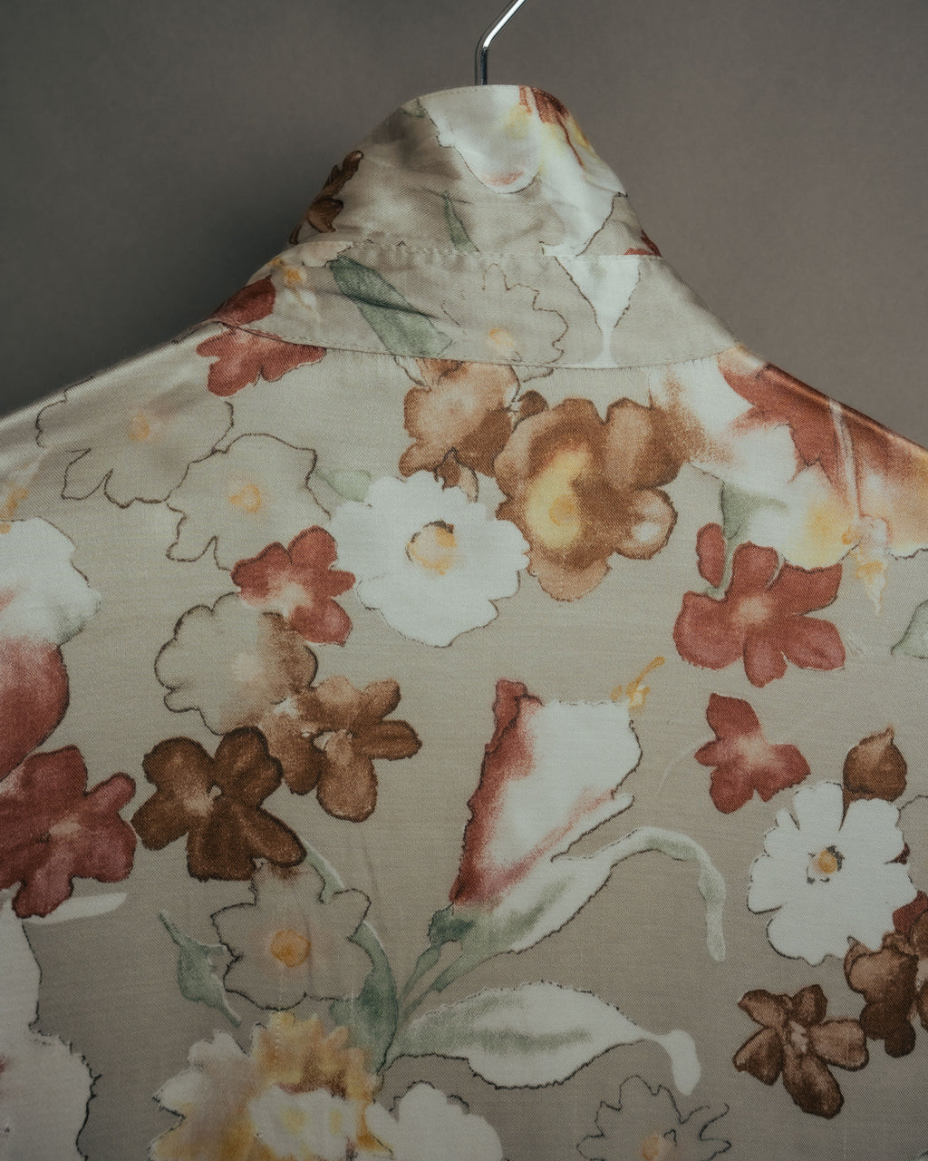 -MOOD Vintage Collections-
90’s-00’s Large floral print drape shirt