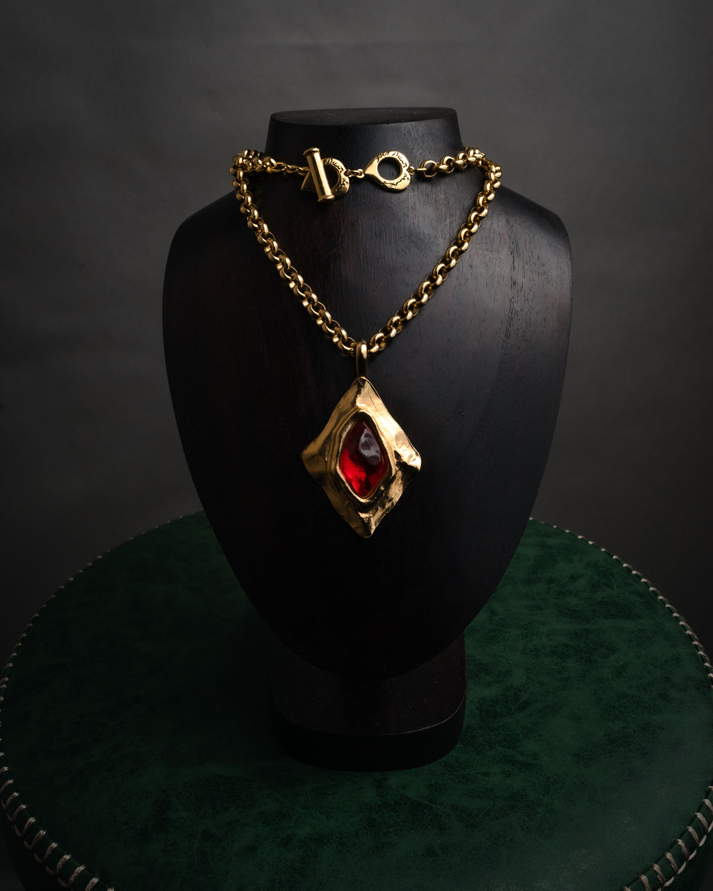–SPECIAL– “Yves Saint Laurent”
80’s-90’s Sculptural red stone statement necklace