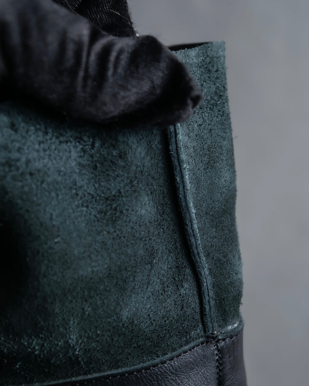 "ISSEY MIYAKE HaaT" Unborn calf shark sole long boots