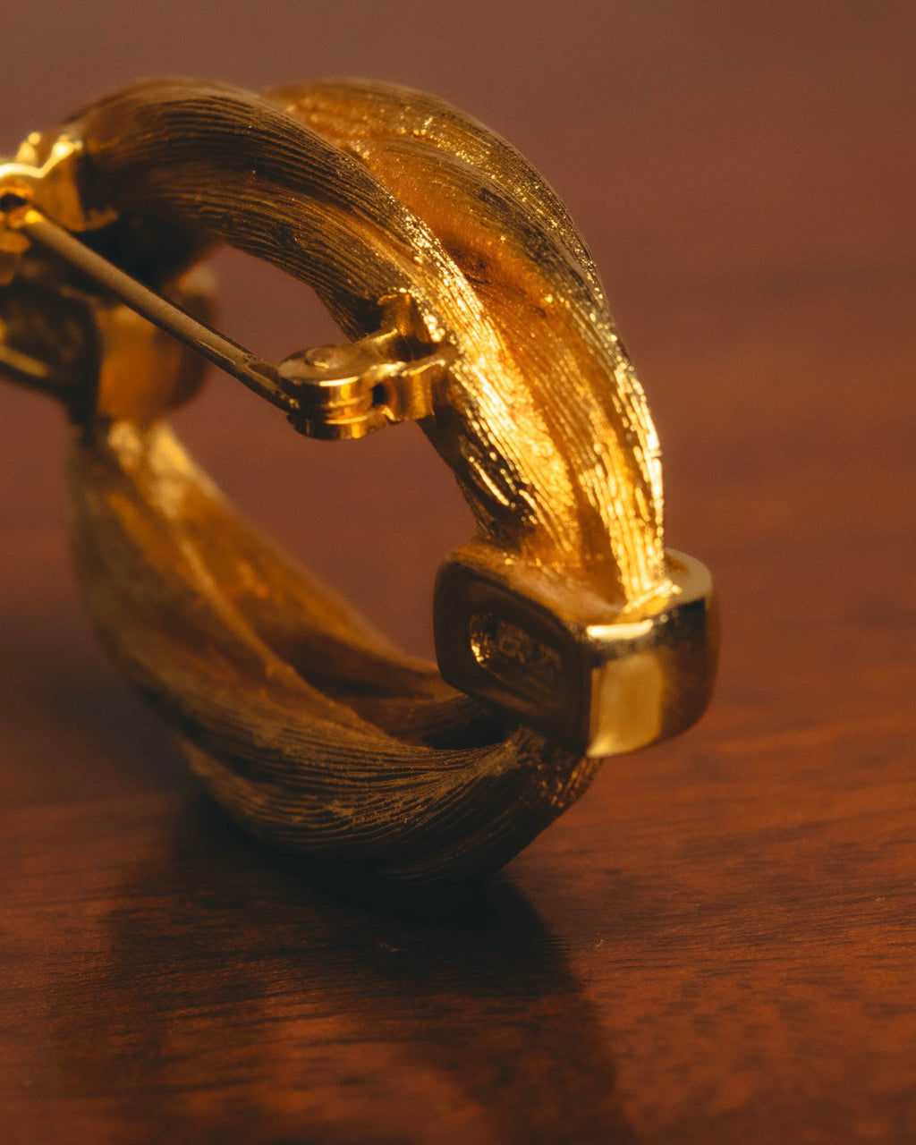 "Christian Dior" 70's Textured gold tone brooch