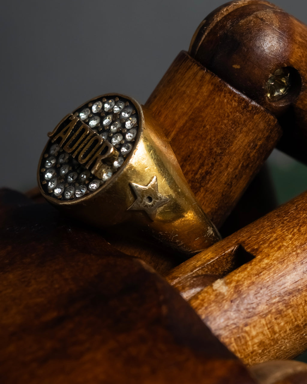 "DIOR" J’ADIOR engraved signet ring