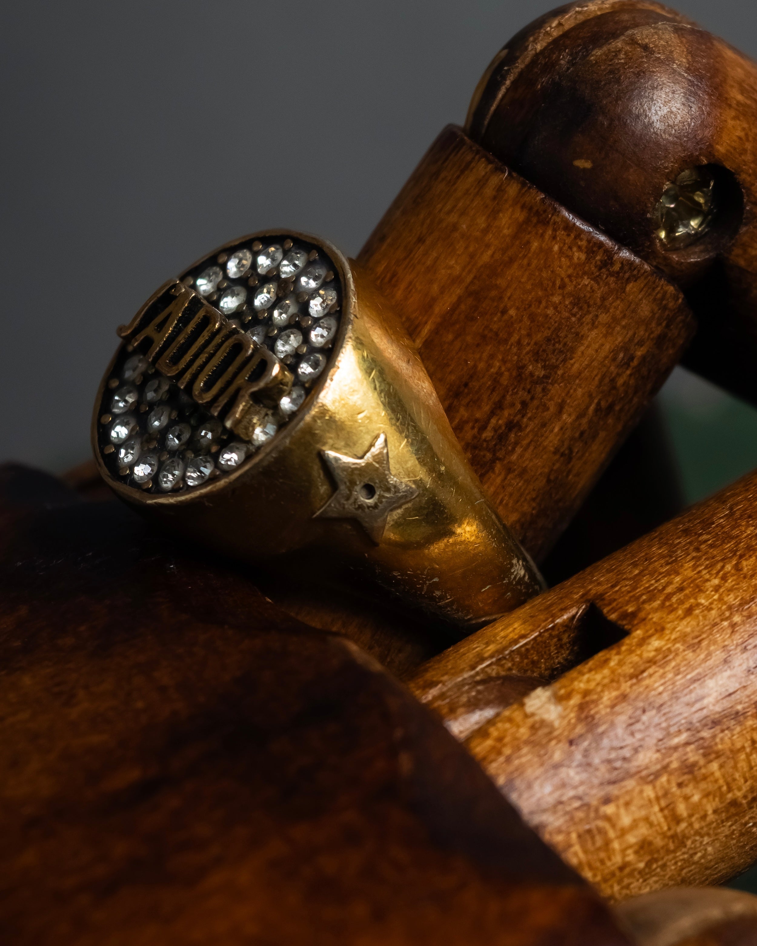 "DIOR" J’ADIOR engraved signet ring