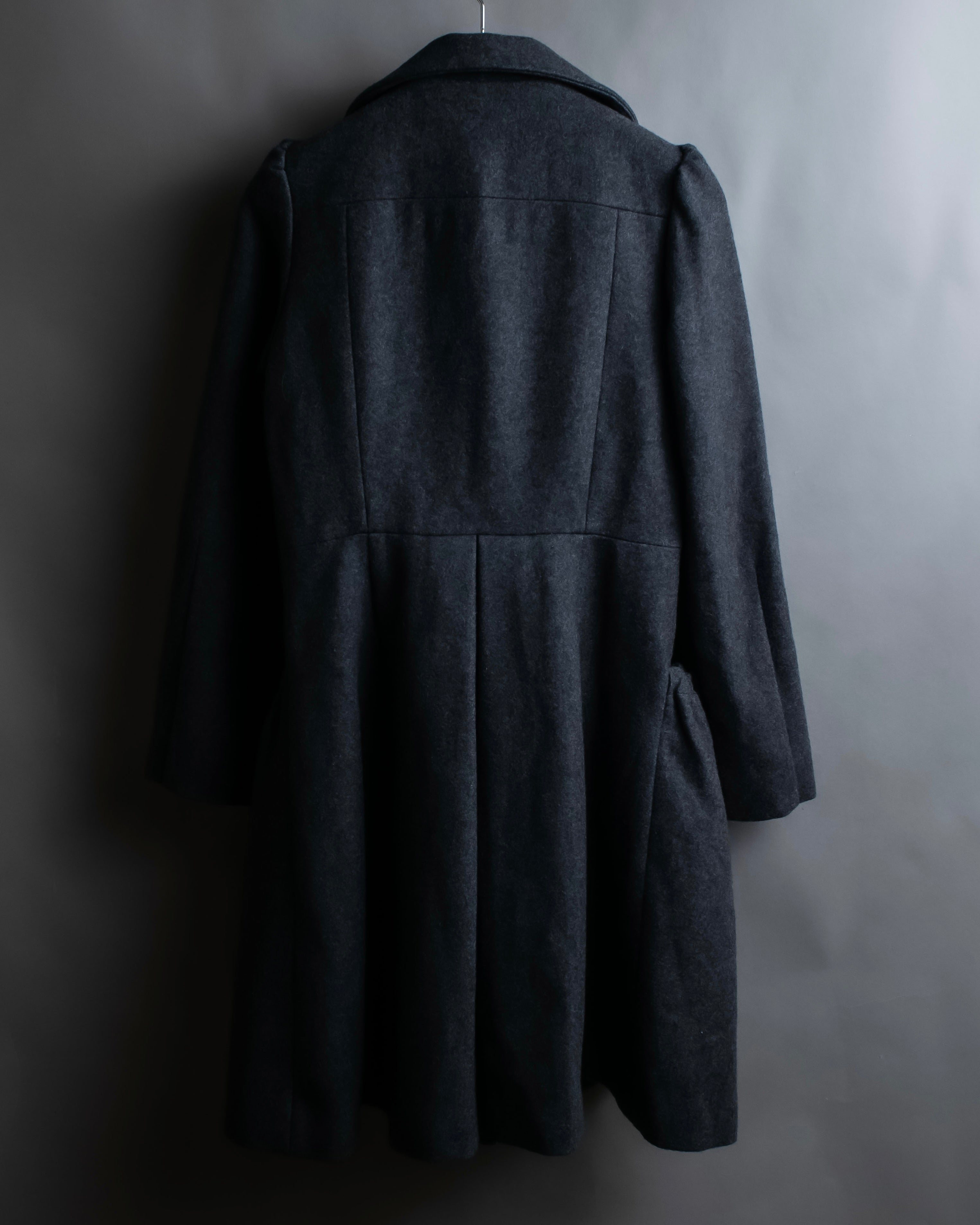 "Chloe" Gathered waist round collar coat