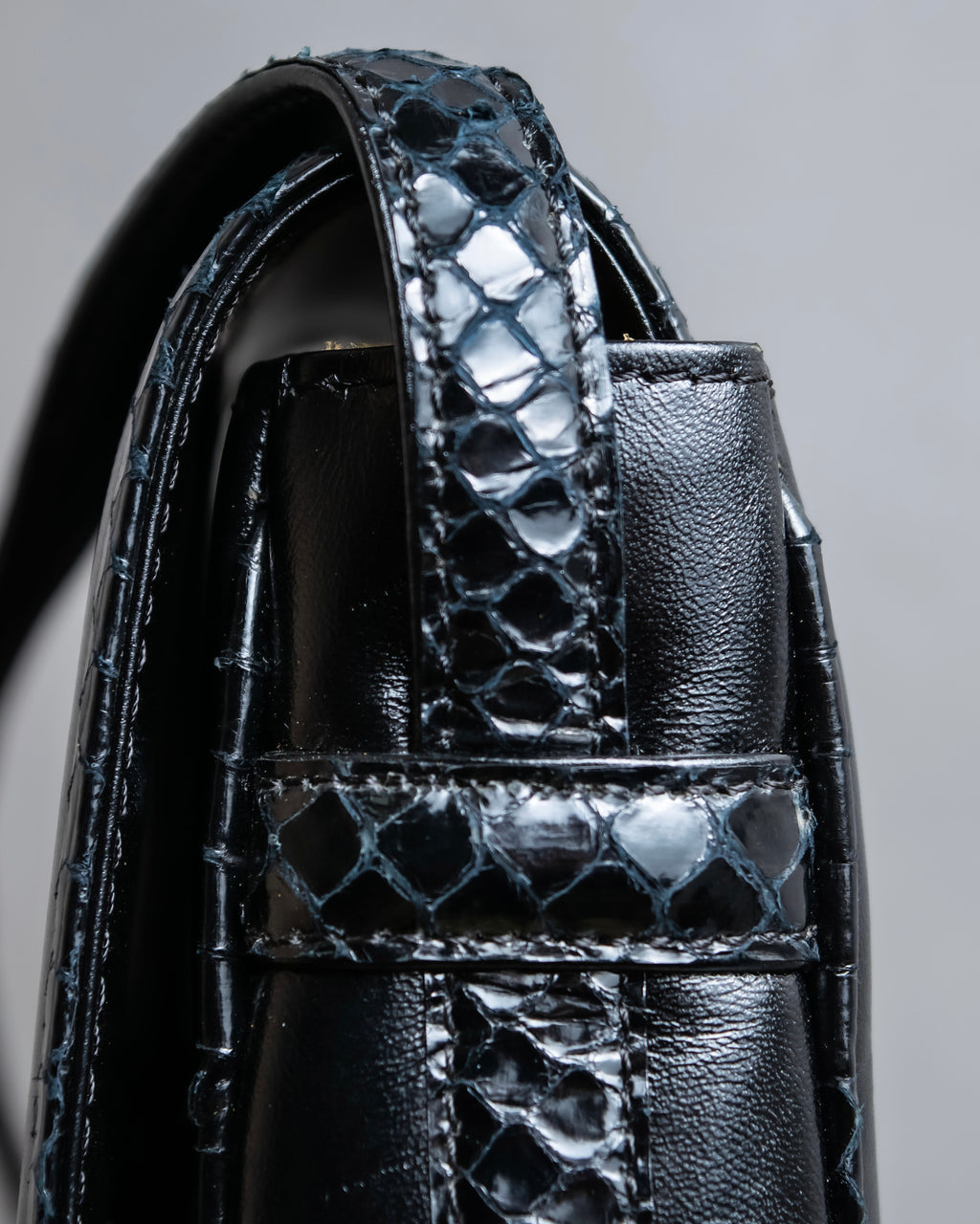 "GIVENCHY SACS" Logo parts design leather combination shoulder bag