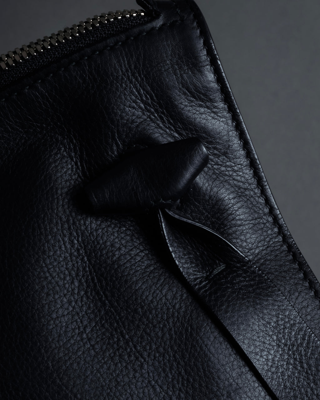 "JIL SANDER" Hill model gently curved leather shoulder bag