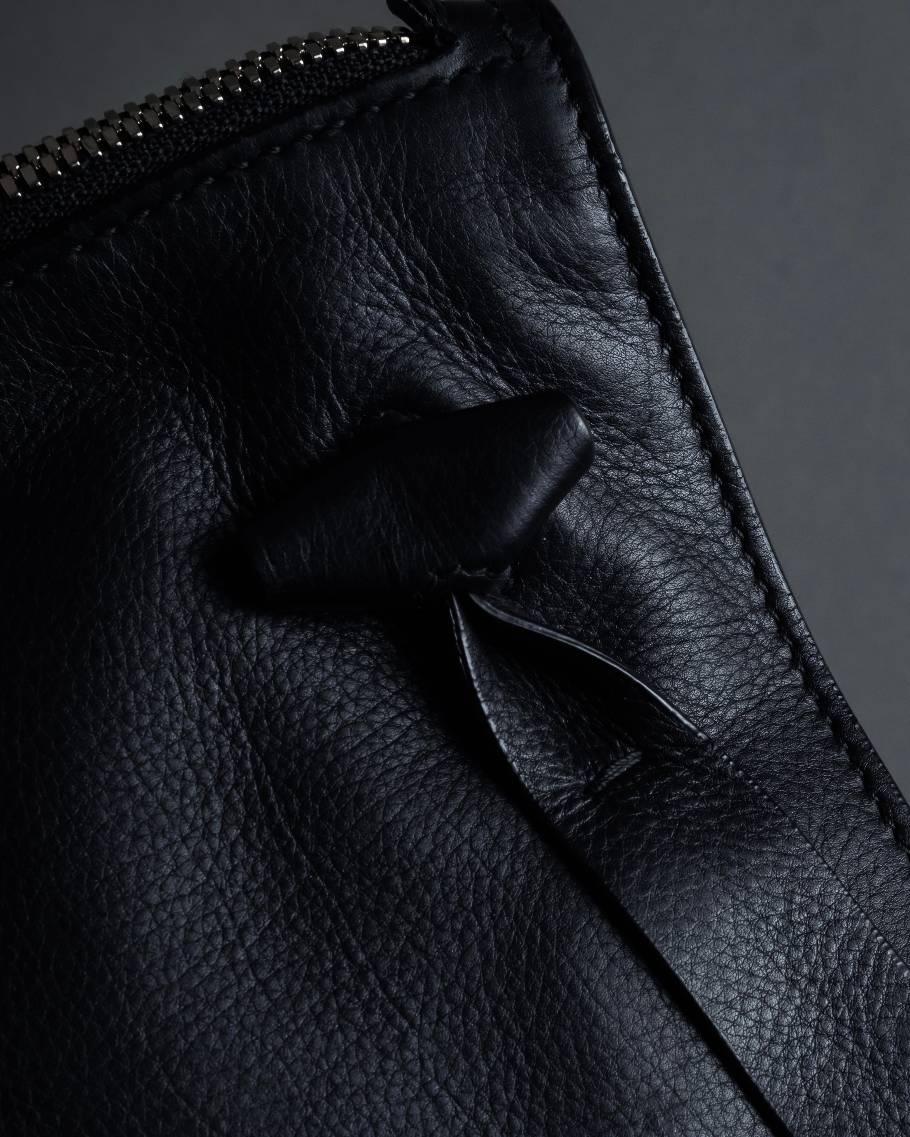 "JIL SANDER" Hill model gently curved leather shoulder bag