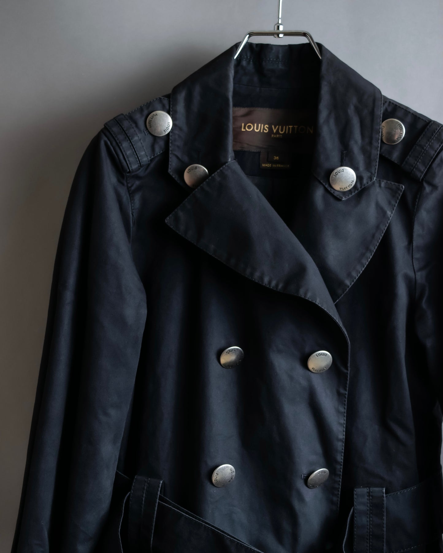 "LOUIS VUITTON" Metal button detailing belted trench coat