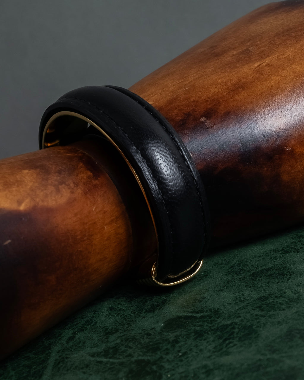 "LOEWE" Anagram logo engraved leather bangle