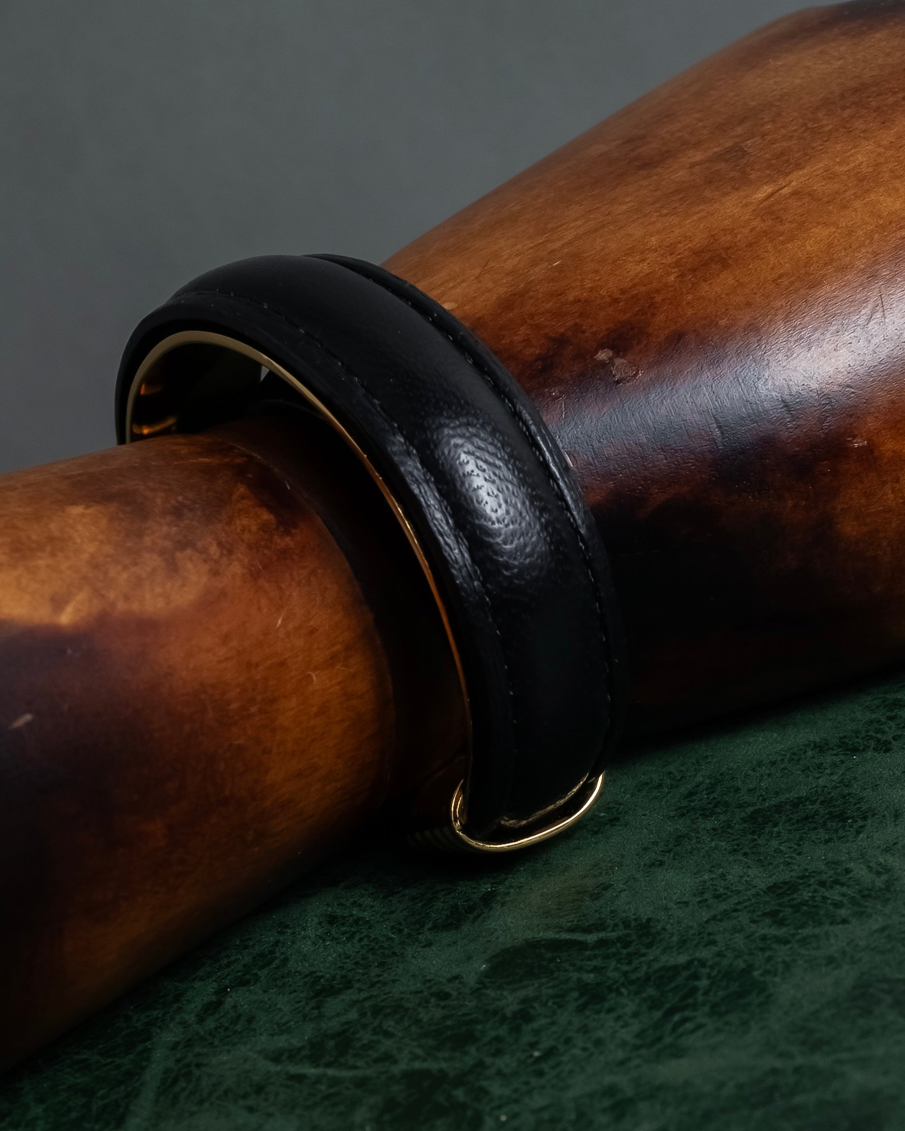 "LOEWE" Anagram logo engraved leather bangle