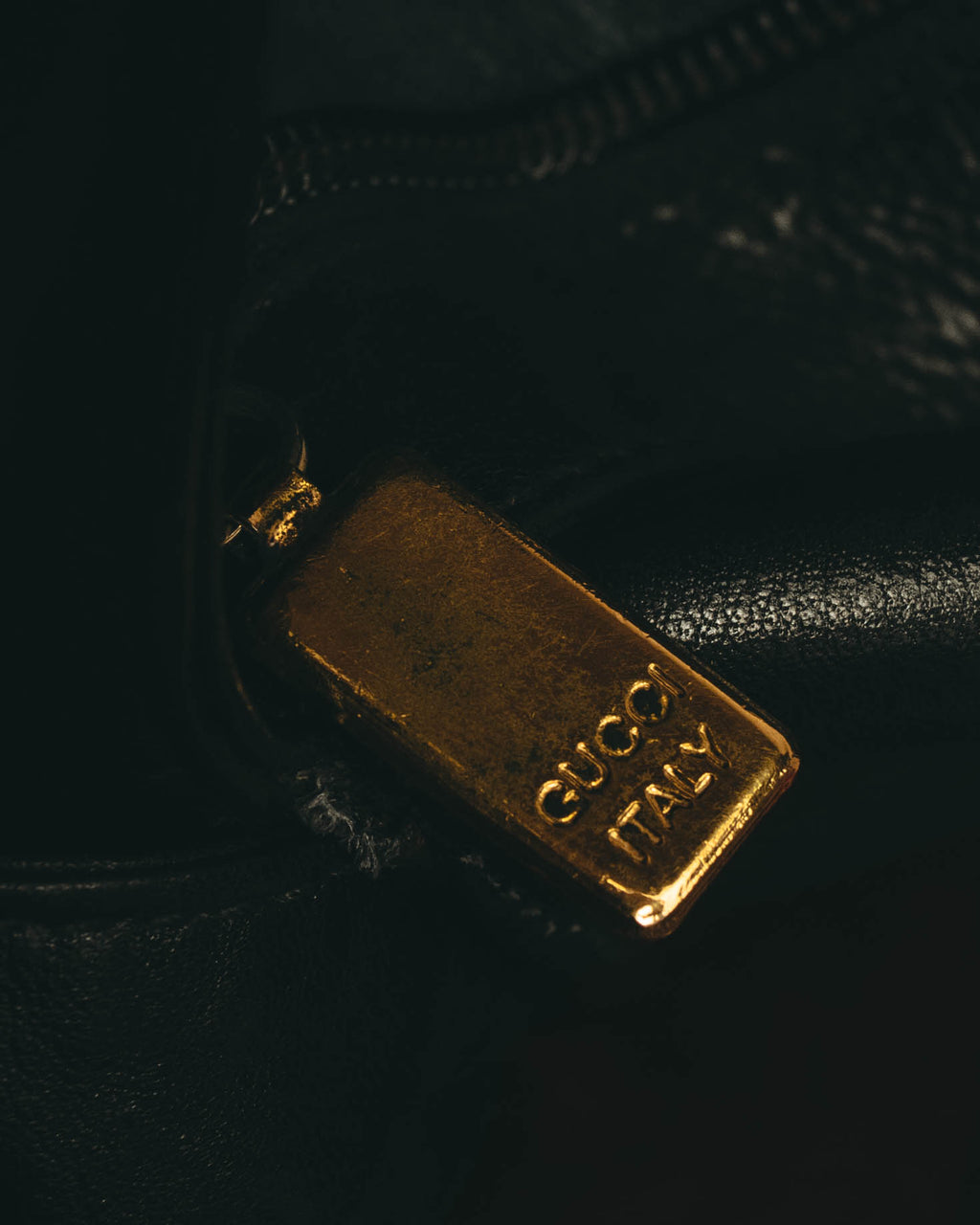 -SPECIAL- "Gucci" 80's Vintage tiger head leather draping shoulder bag with crest charm