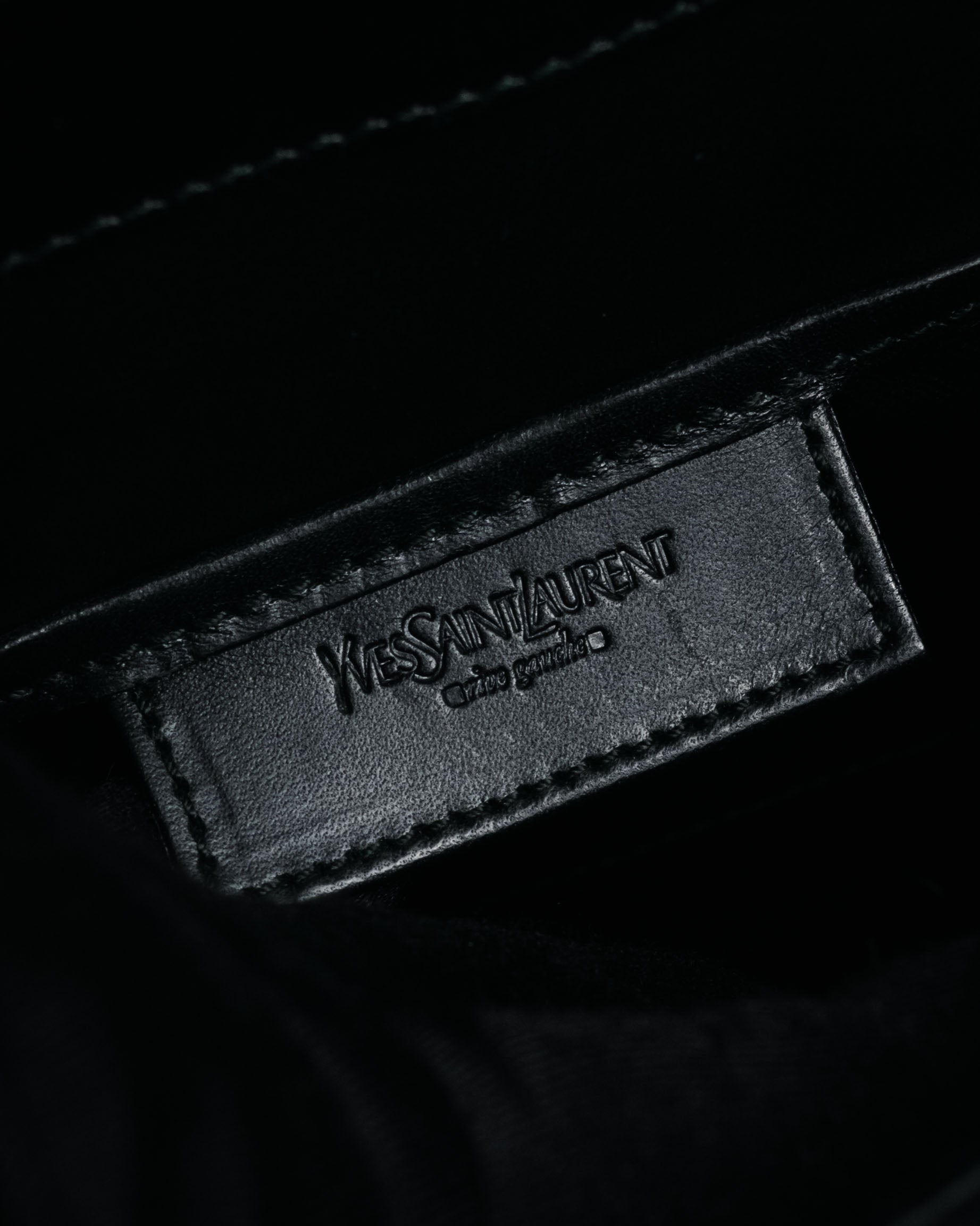 –SPECIAL– “YVES SAINT LAURENT”
2000’s Folk cutwork leather shoulder bag