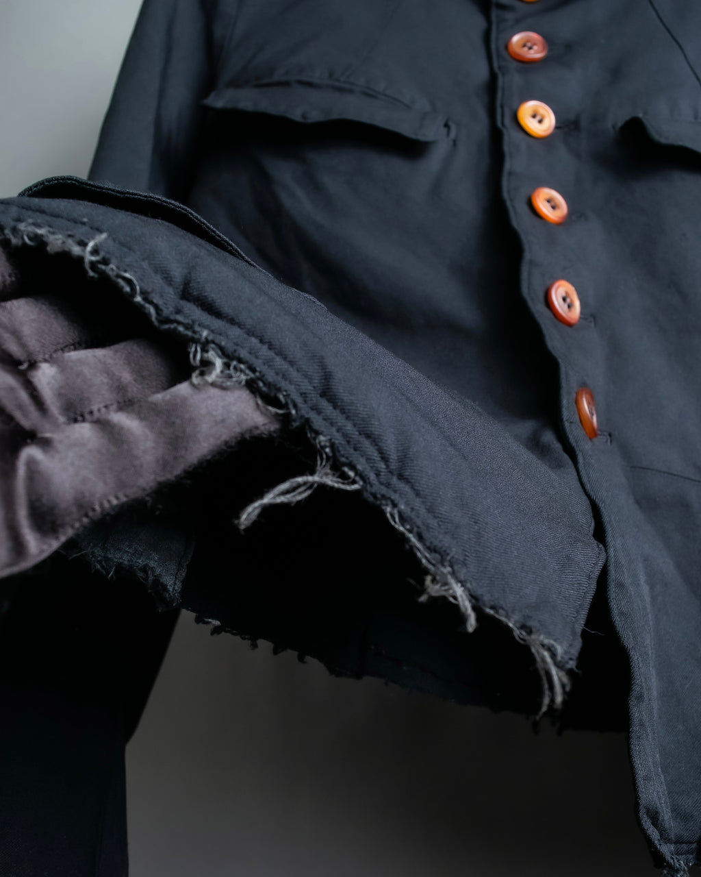 "COMME des GARCONS
COMME des GARCONS" 6 button detail raw edge jacket