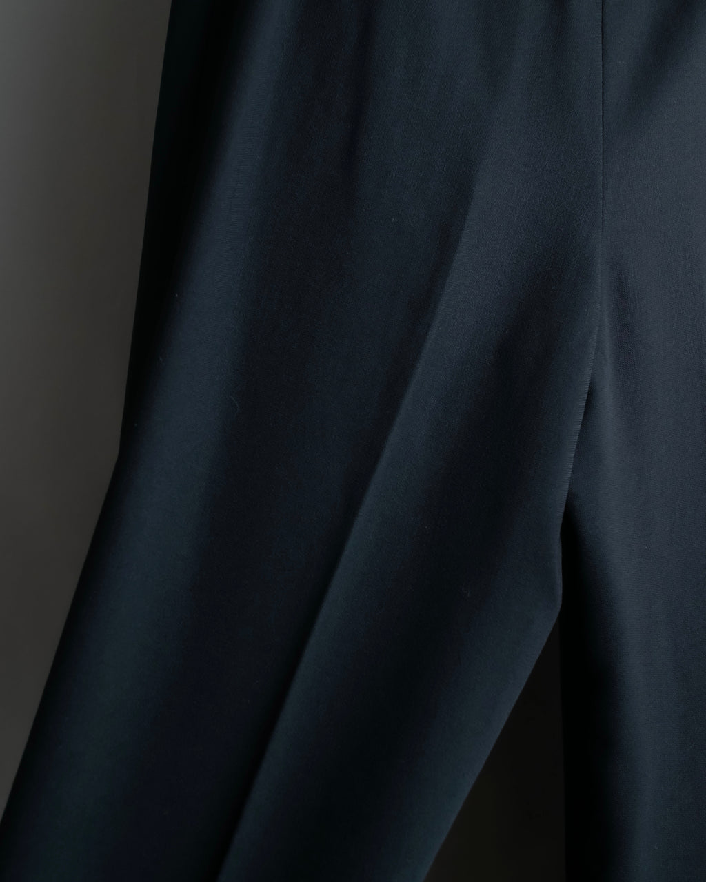 "CHANEL" 100% wool belted wide straight slacks