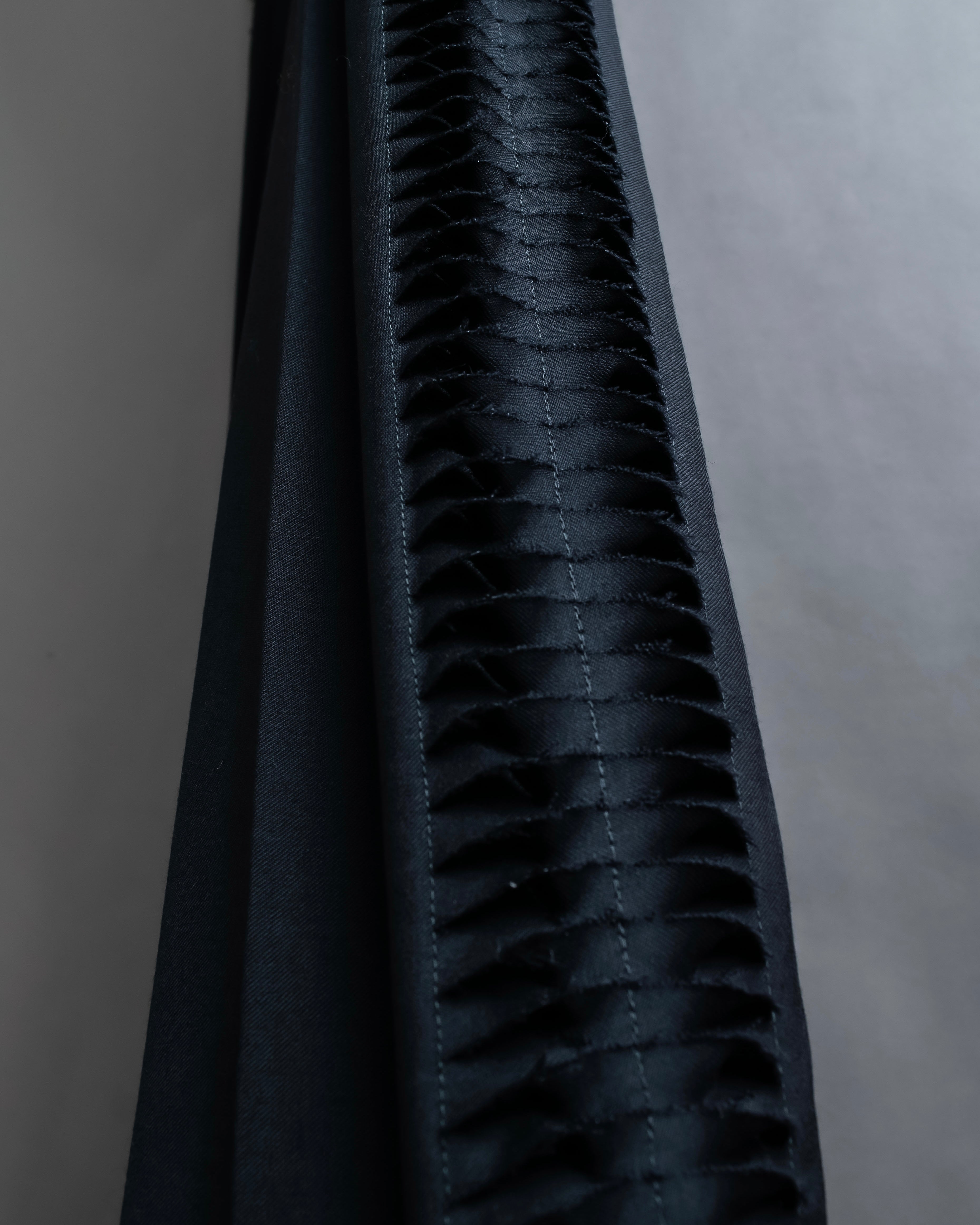 "MAISON MARGIELA" Side cross fringe design wool tapered slacks