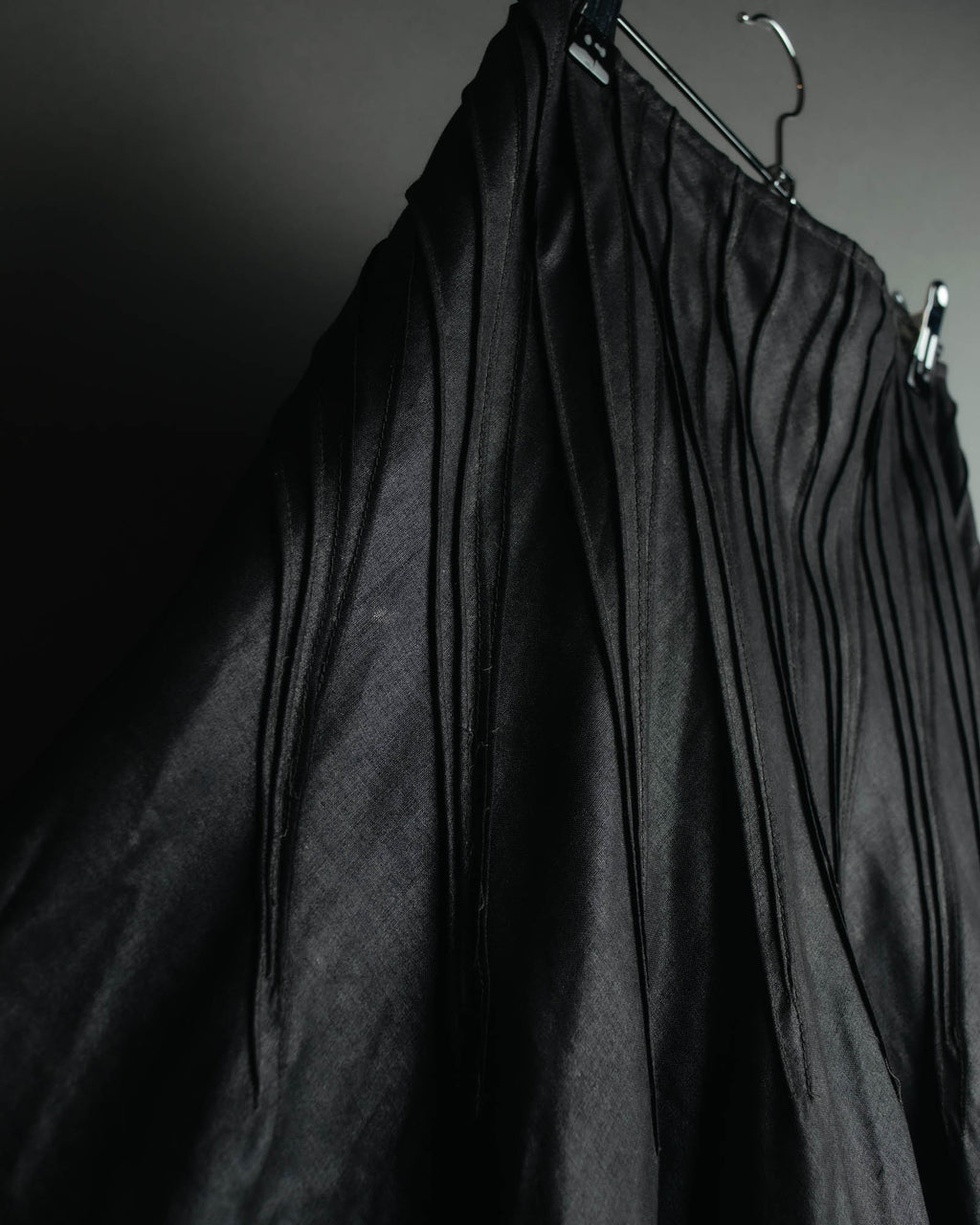"JUNYA WATANABE COMME des GARÇONS" 00's Glossy raw hem flared long skirt