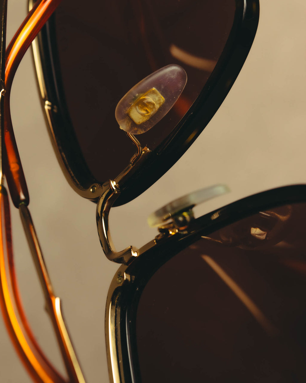 -SPECIAL- “GUCCI” 2010’s Oversized titanium and acetate sunglasses