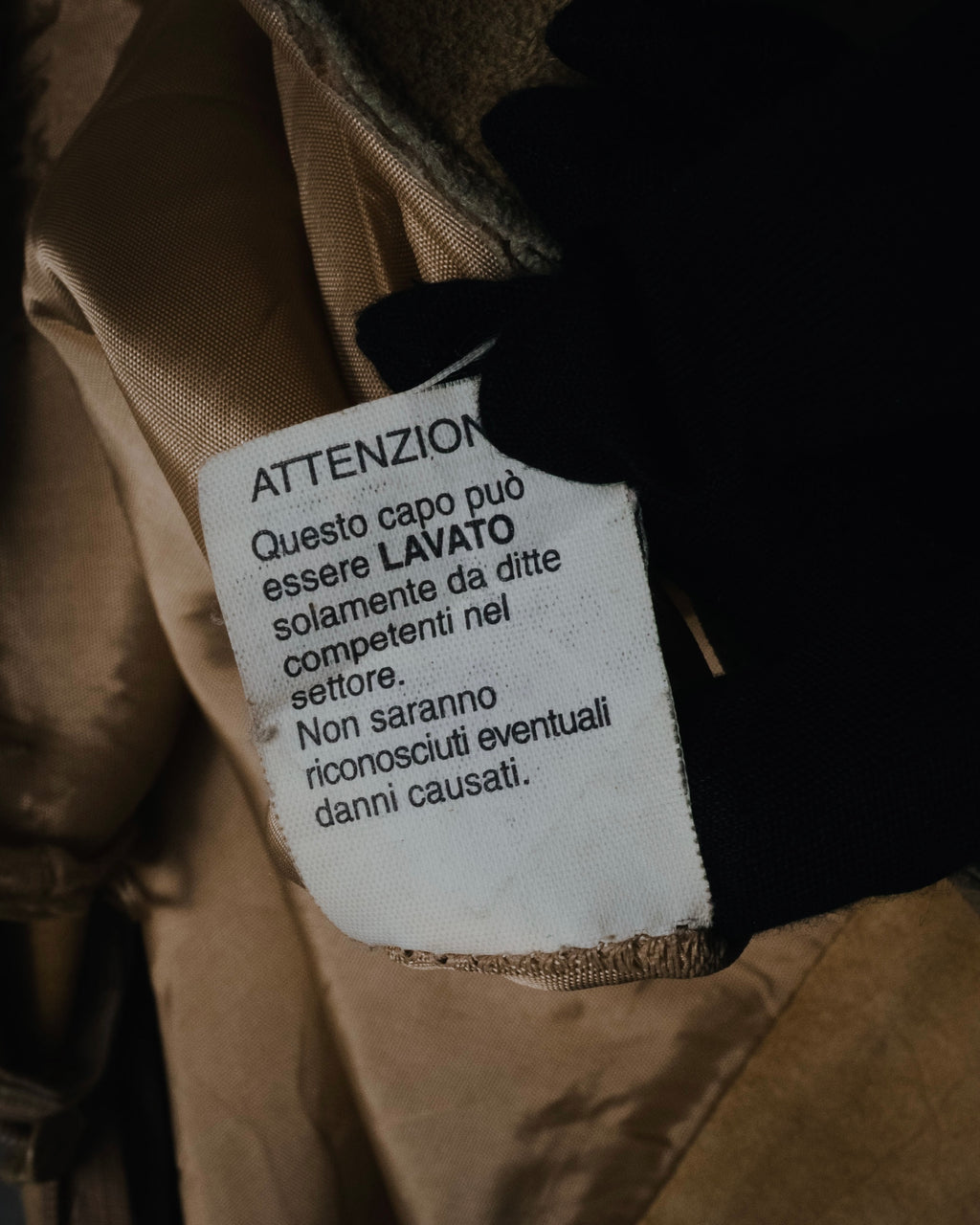 "CECCHI LINEA PELLE" 90’s Suede leather floral cutwork hem skirt