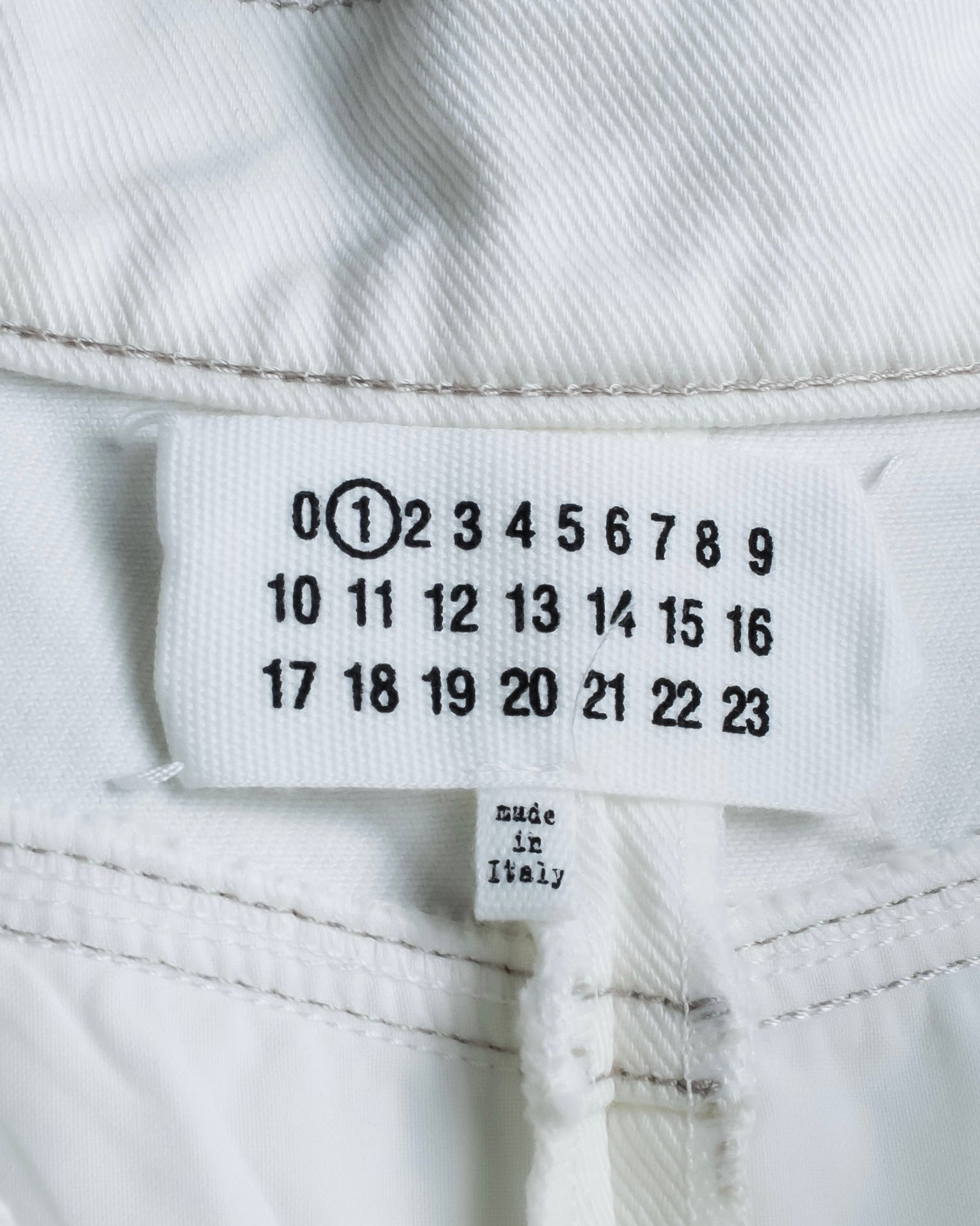 "MAISON MARGIELA" 21SS Washed raw cut flared cropped denim pants